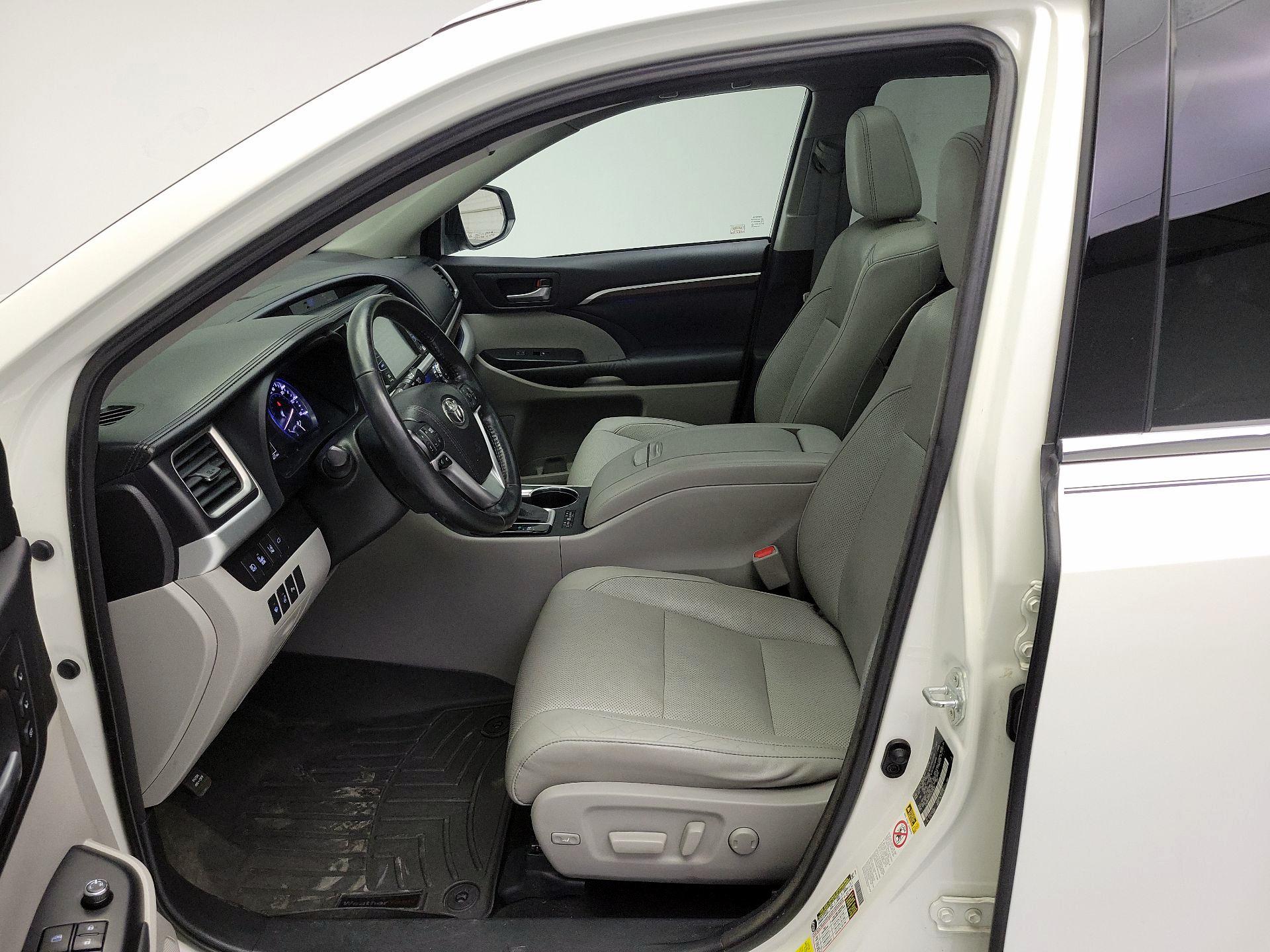 Thumbnail: 2015 Toyota Highlander - 11