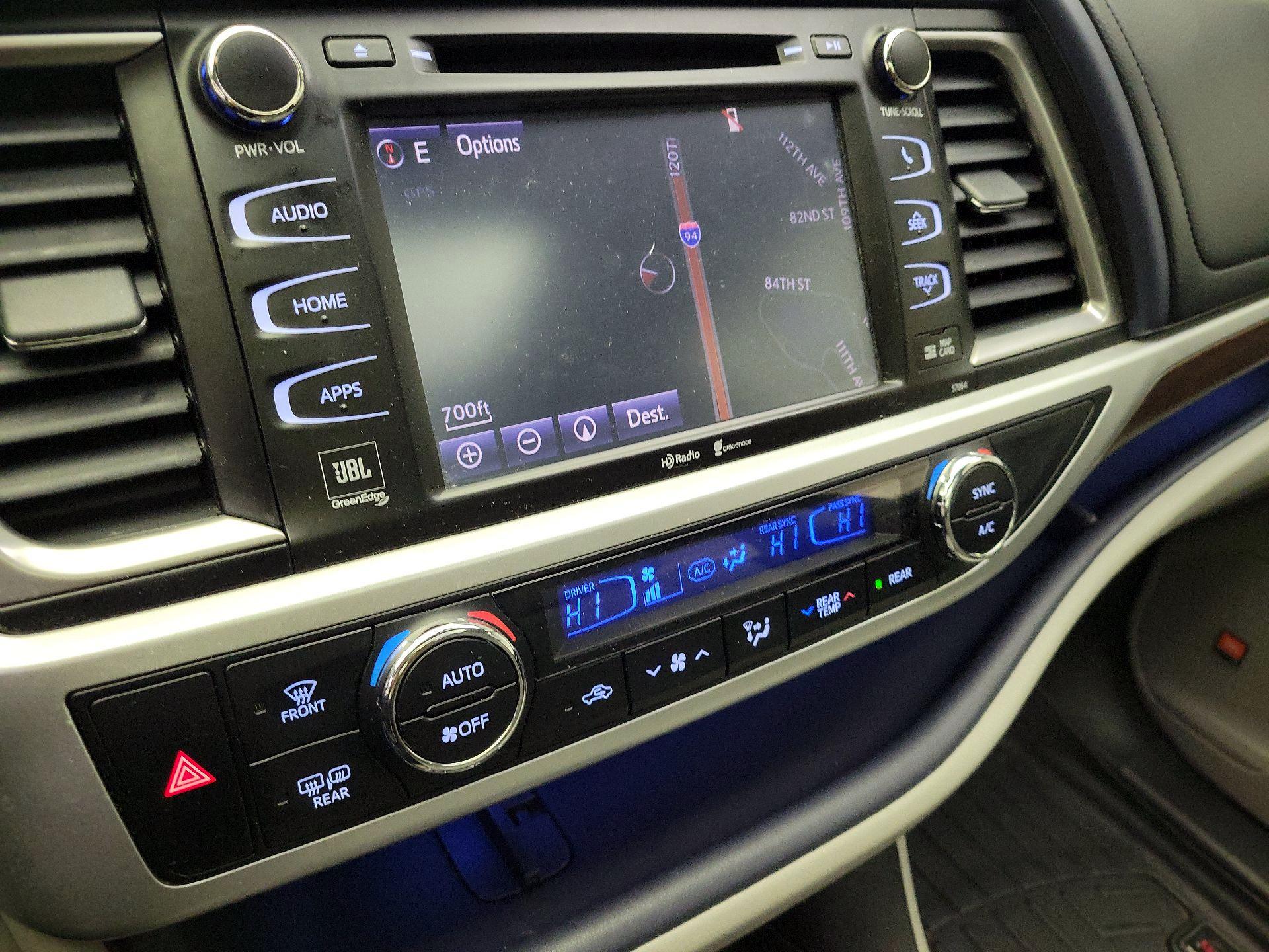 Thumbnail: 2015 Toyota Highlander - 14