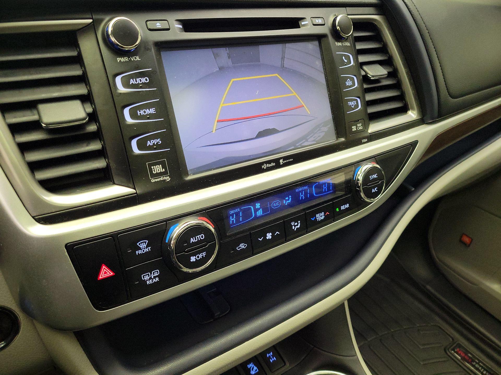 Thumbnail: 2015 Toyota Highlander - 15