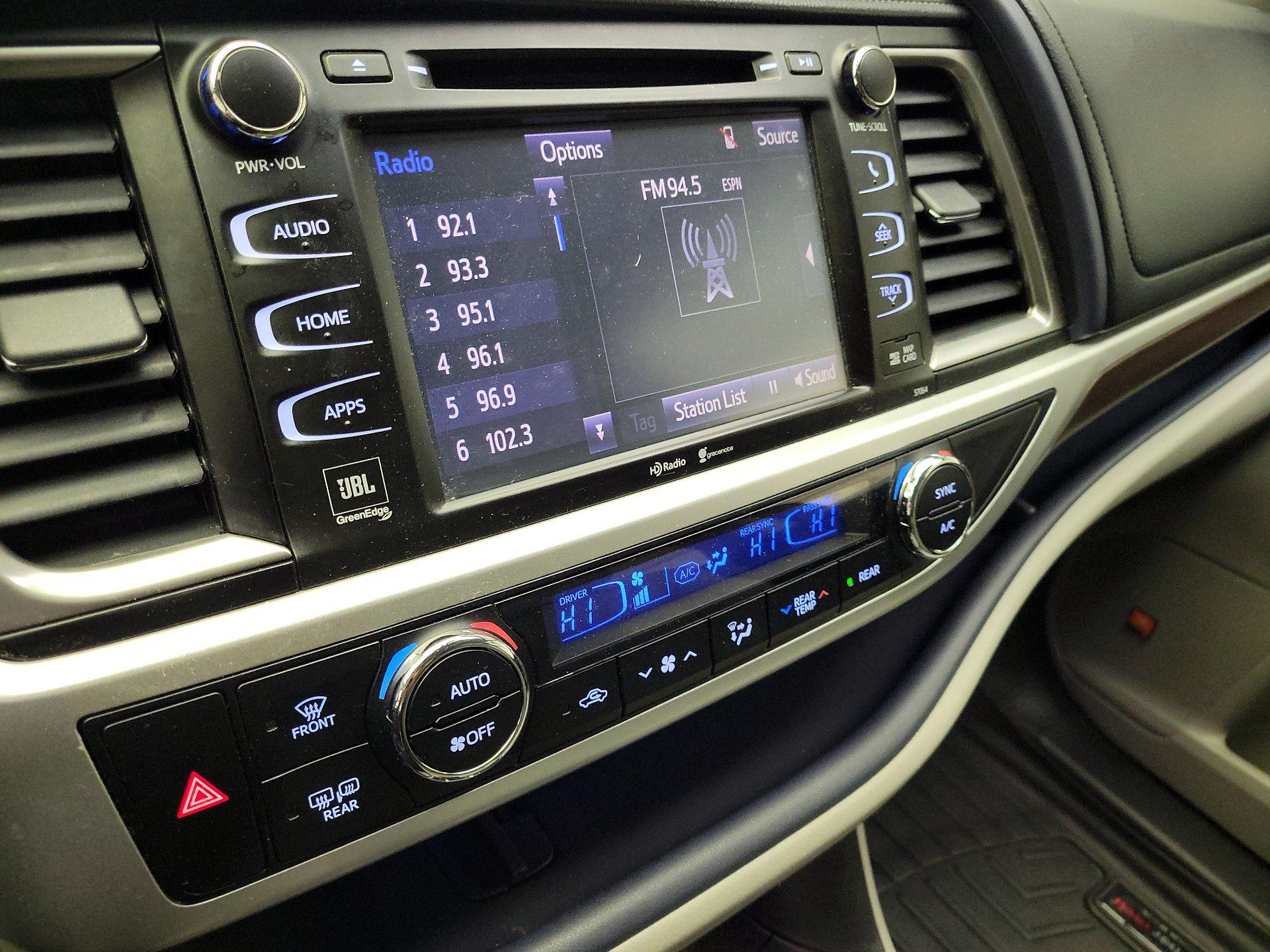 Thumbnail: 2015 Toyota Highlander - 16