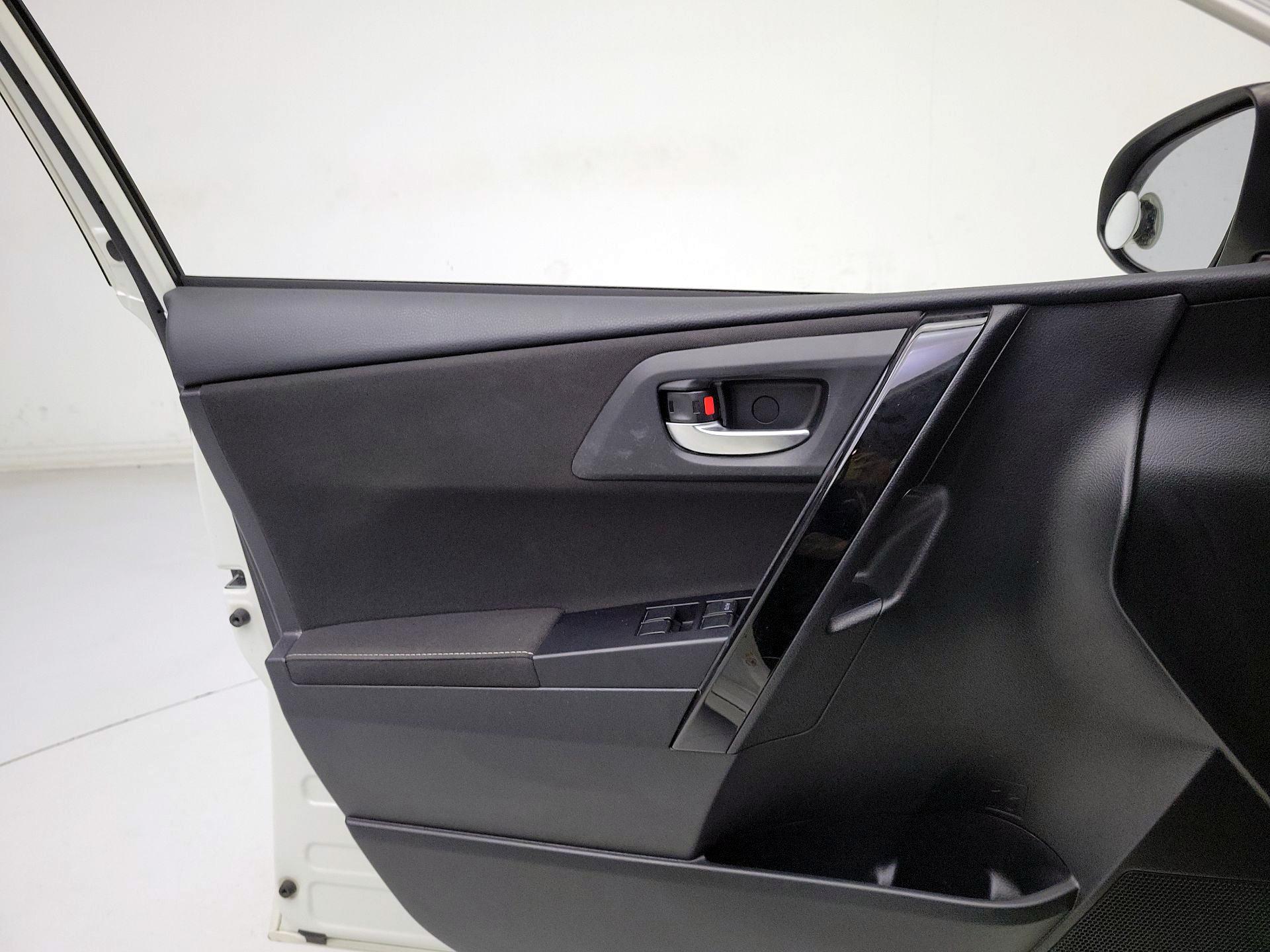 Thumbnail: 2017 Toyota Corolla iM - 12