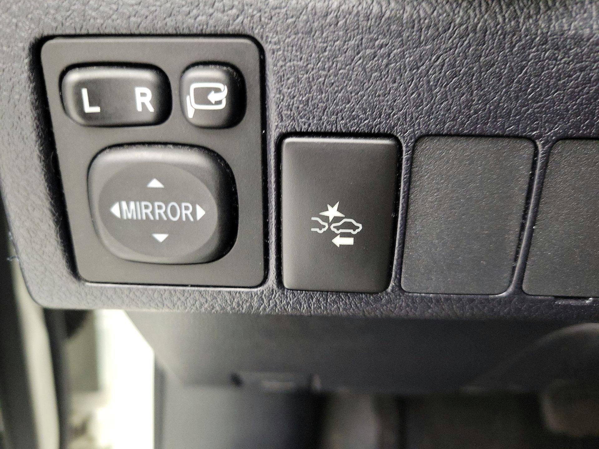 Thumbnail: 2017 Toyota Corolla iM - 13