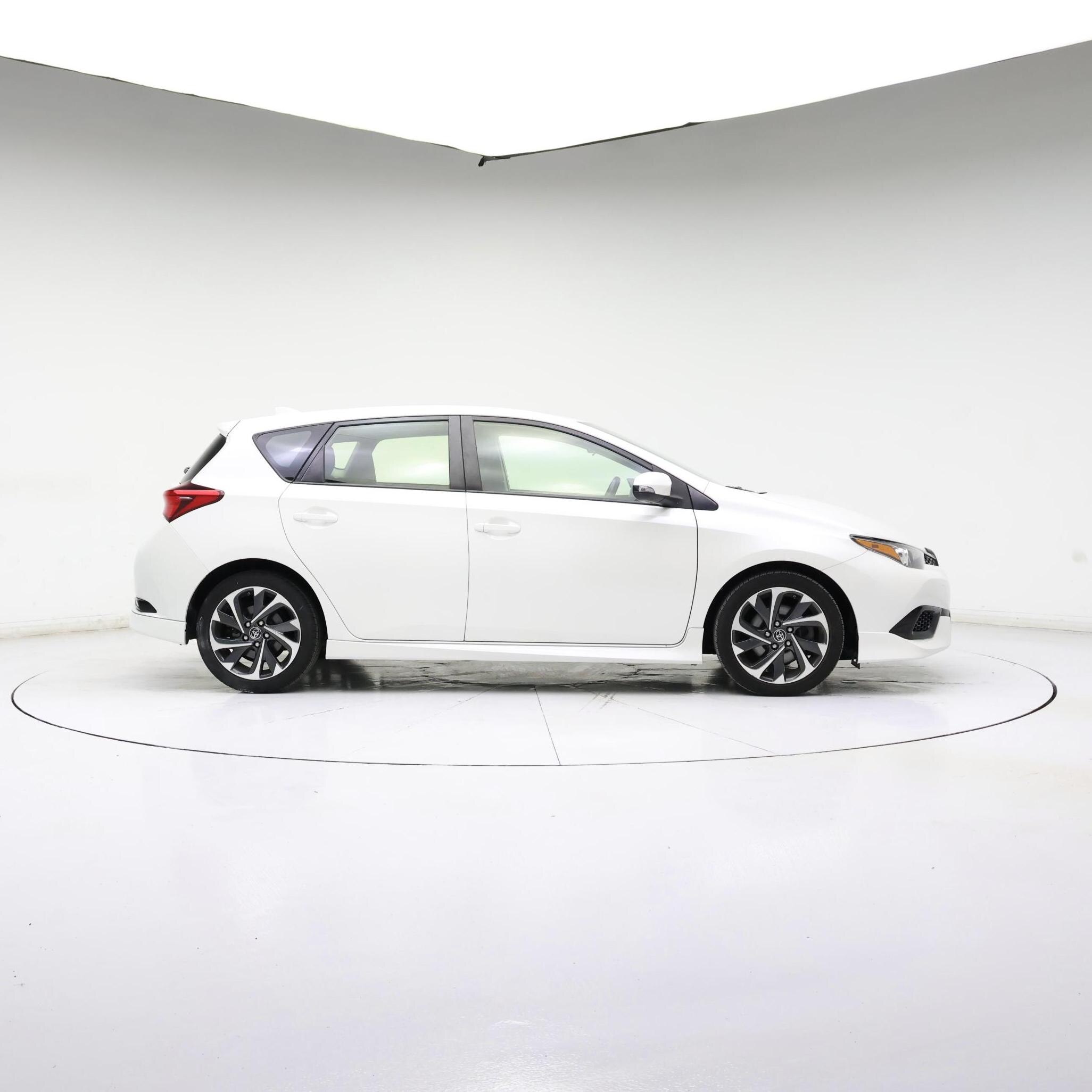 Thumbnail: 2017 Toyota Corolla iM - 7