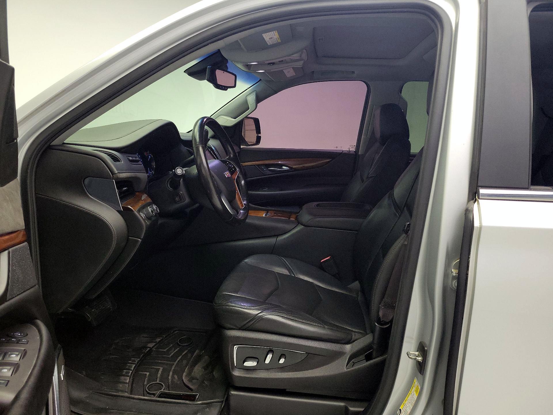 Thumbnail: 2016 Cadillac Escalade - 11