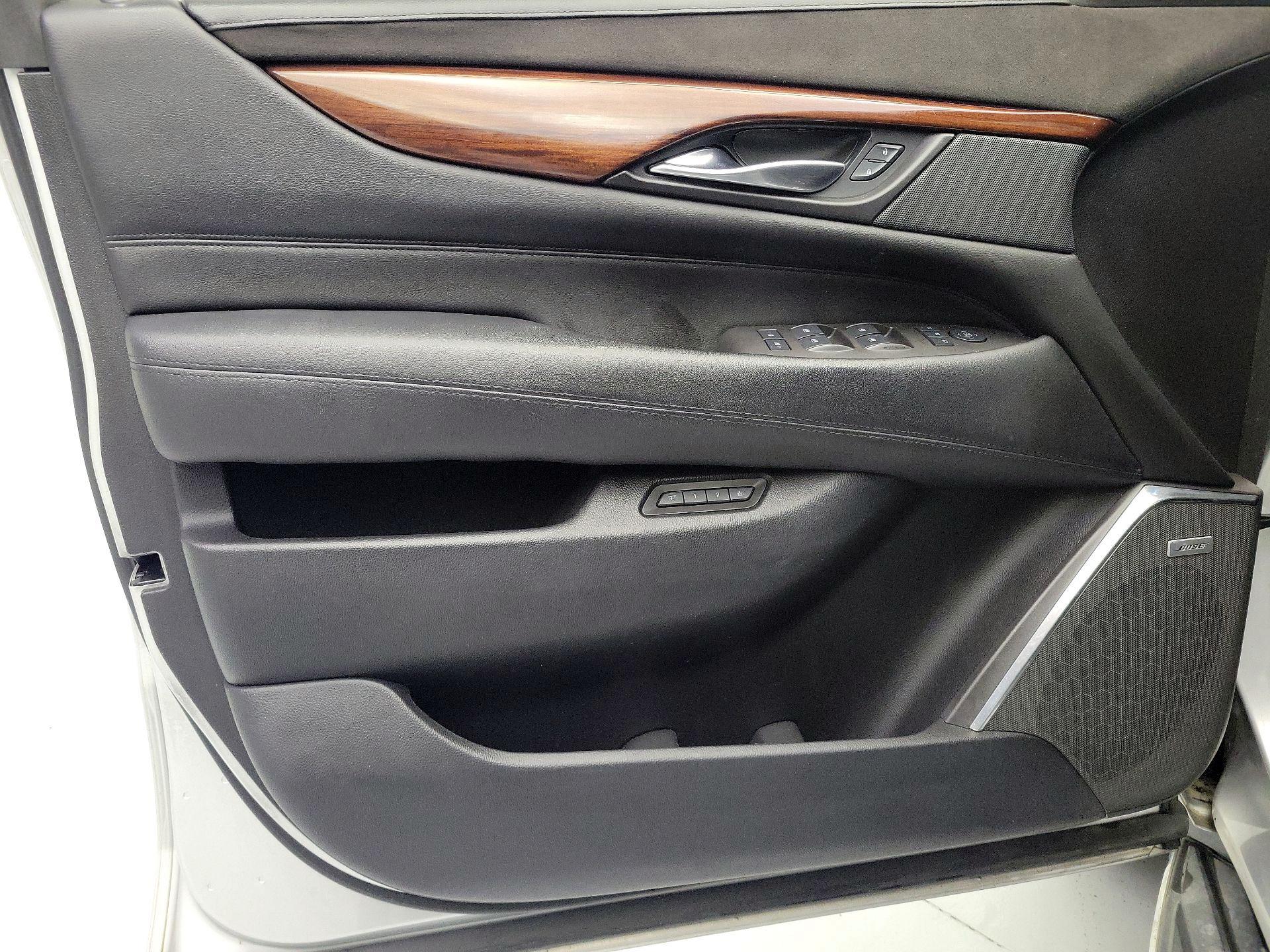 Thumbnail: 2016 Cadillac Escalade - 12