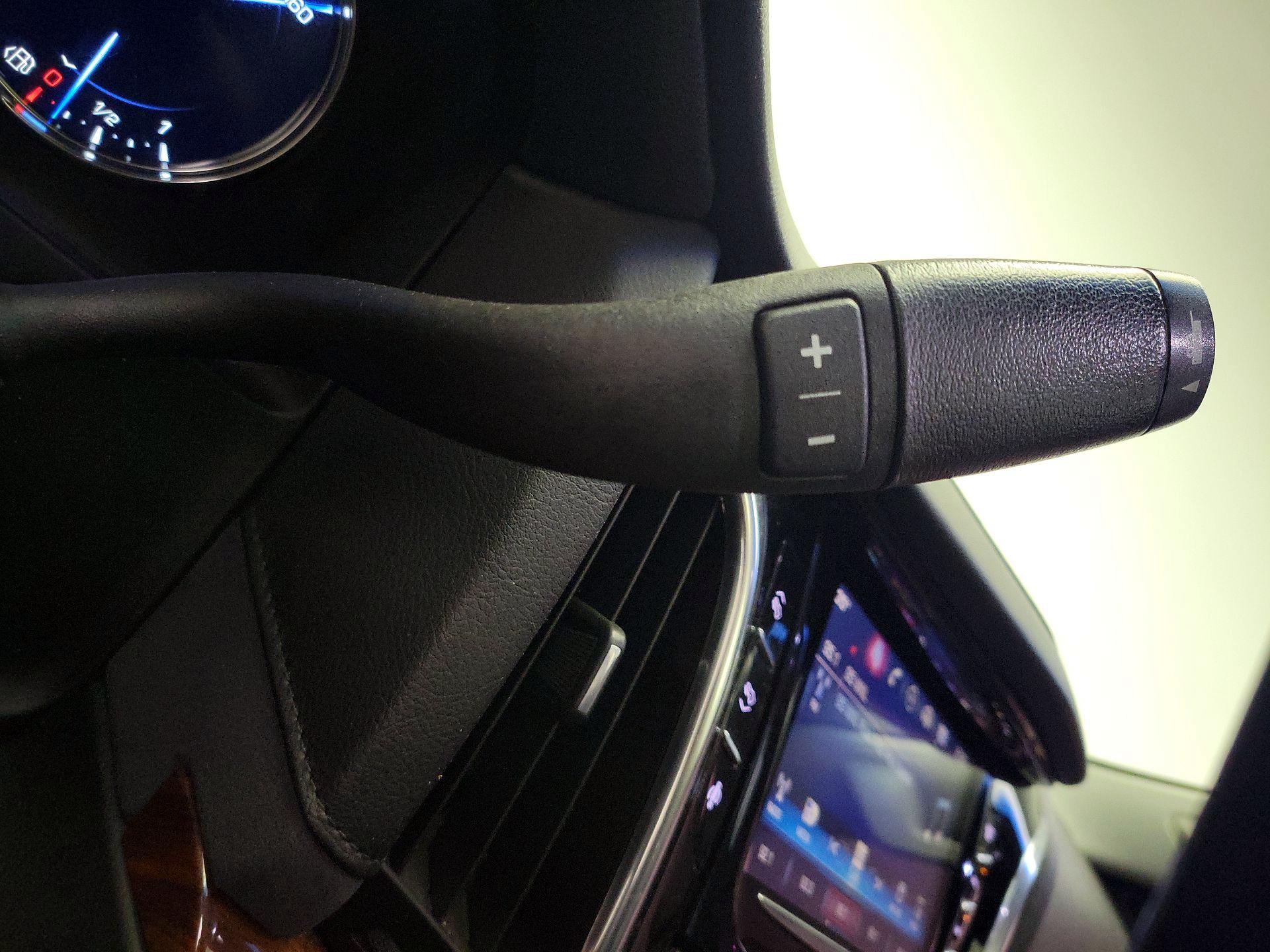 Thumbnail: 2016 Cadillac Escalade - 16