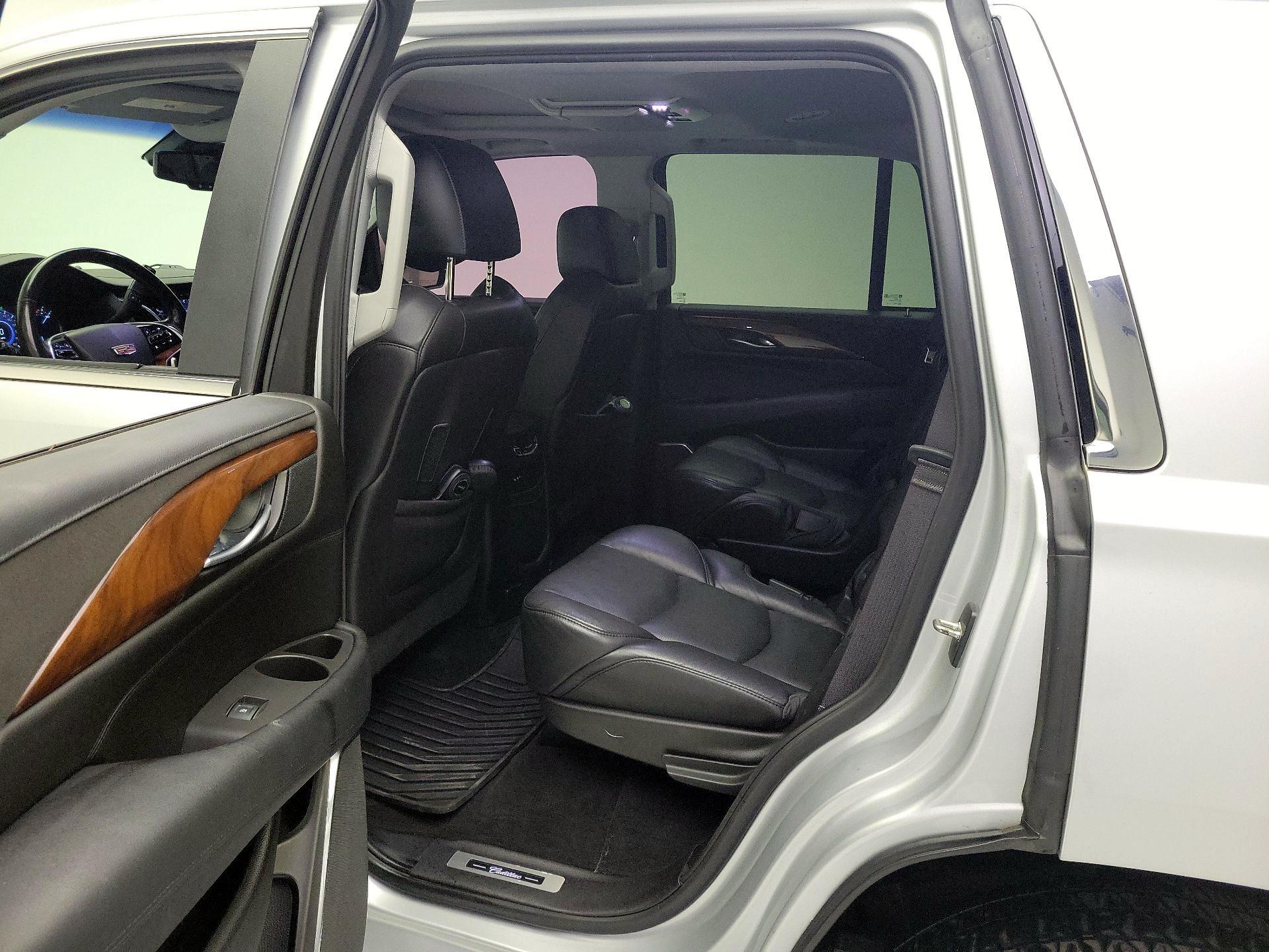 Thumbnail: 2016 Cadillac Escalade - 19