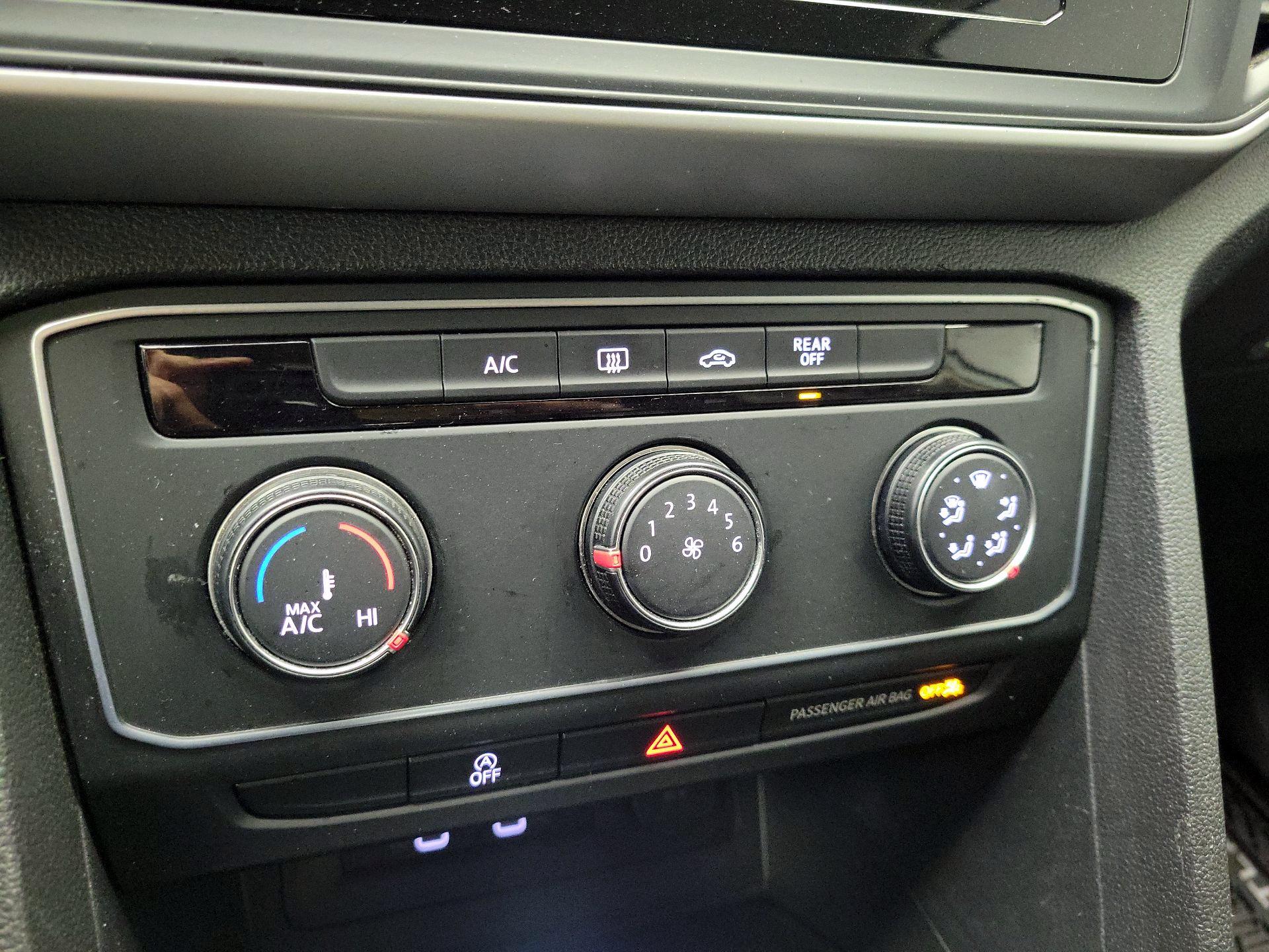 Thumbnail: 2021 Volkswagen Atlas - 16