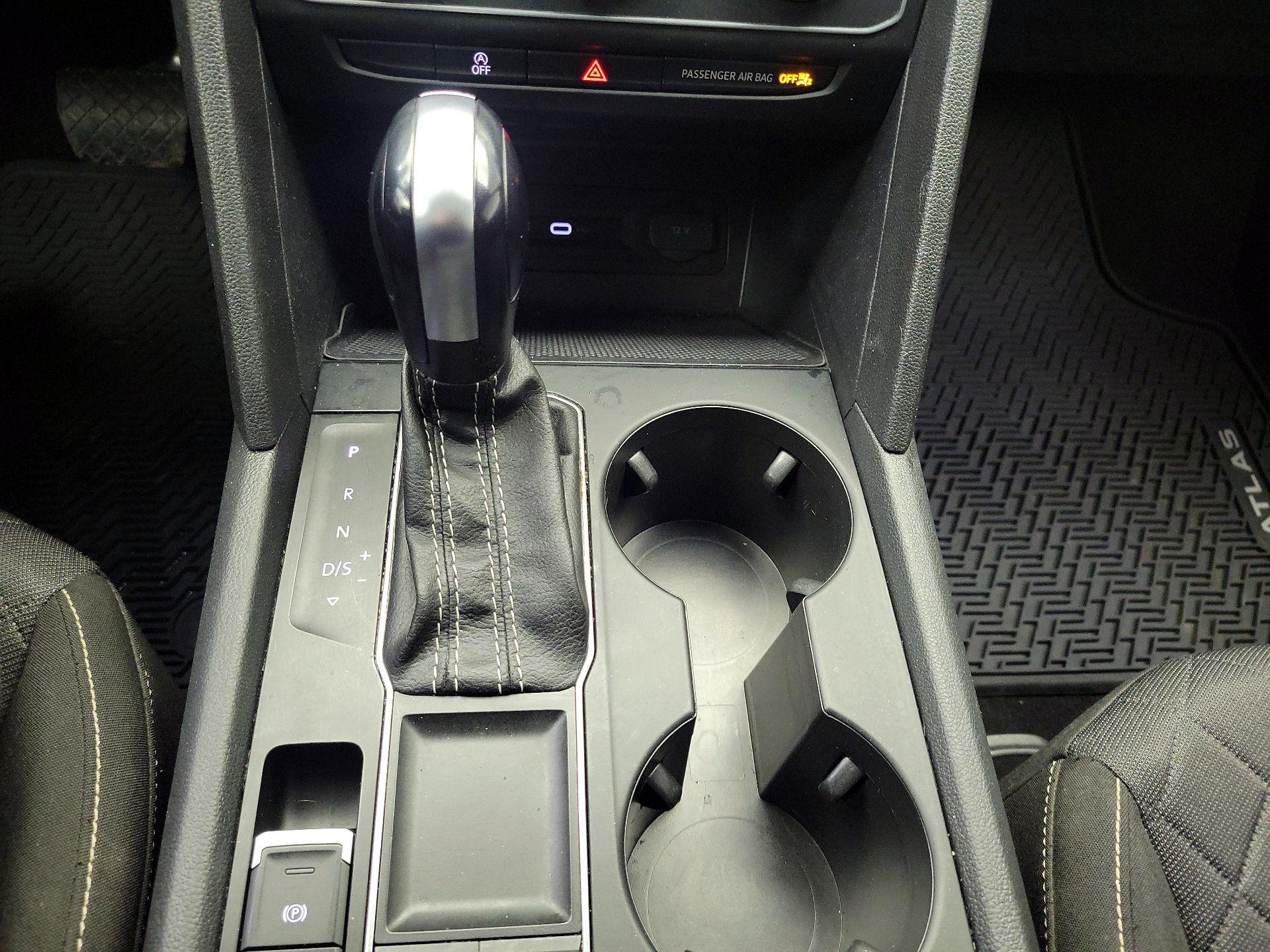 Thumbnail: 2021 Volkswagen Atlas - 17