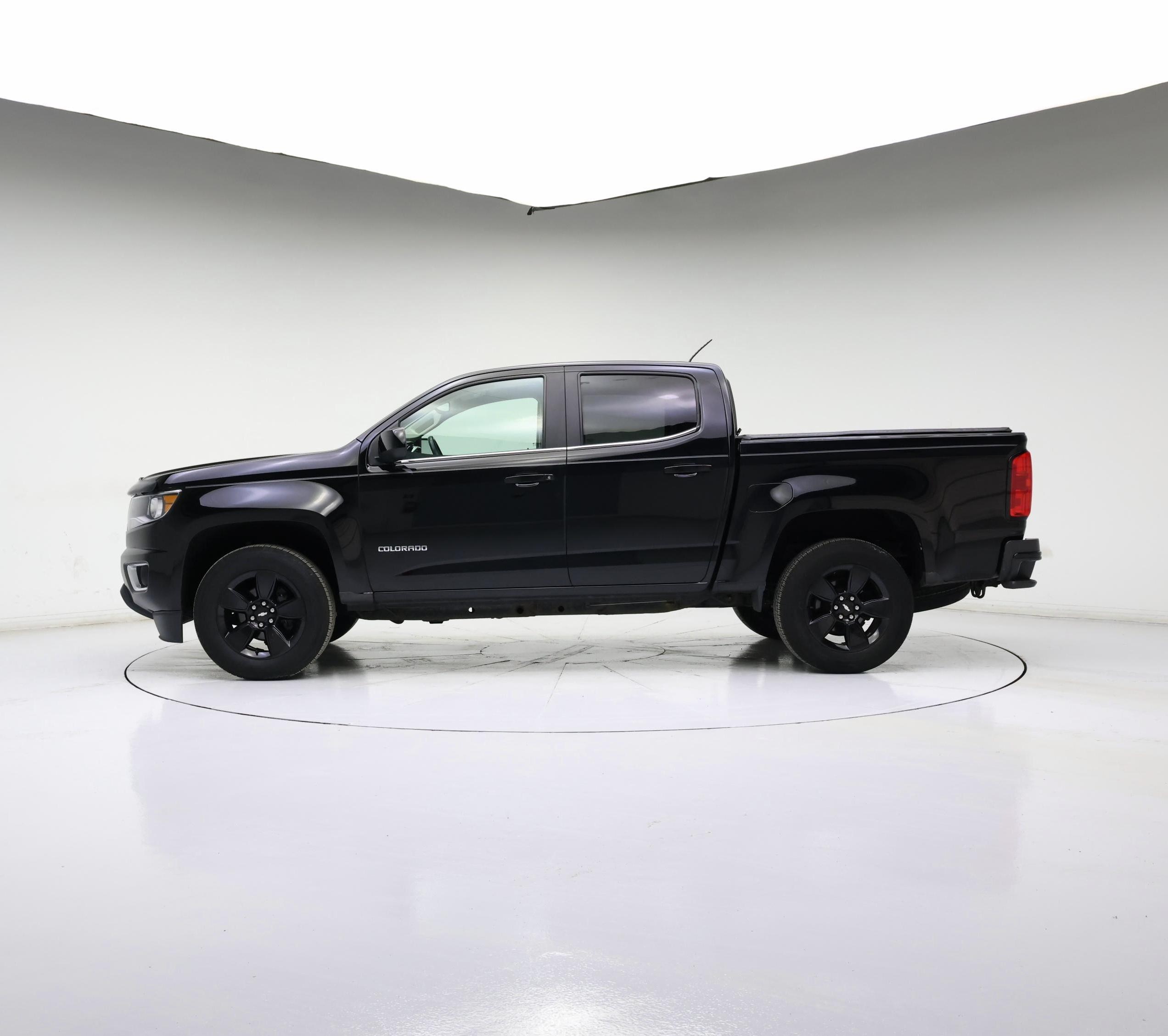 Thumbnail: 2017 Chevrolet Colorado - 3