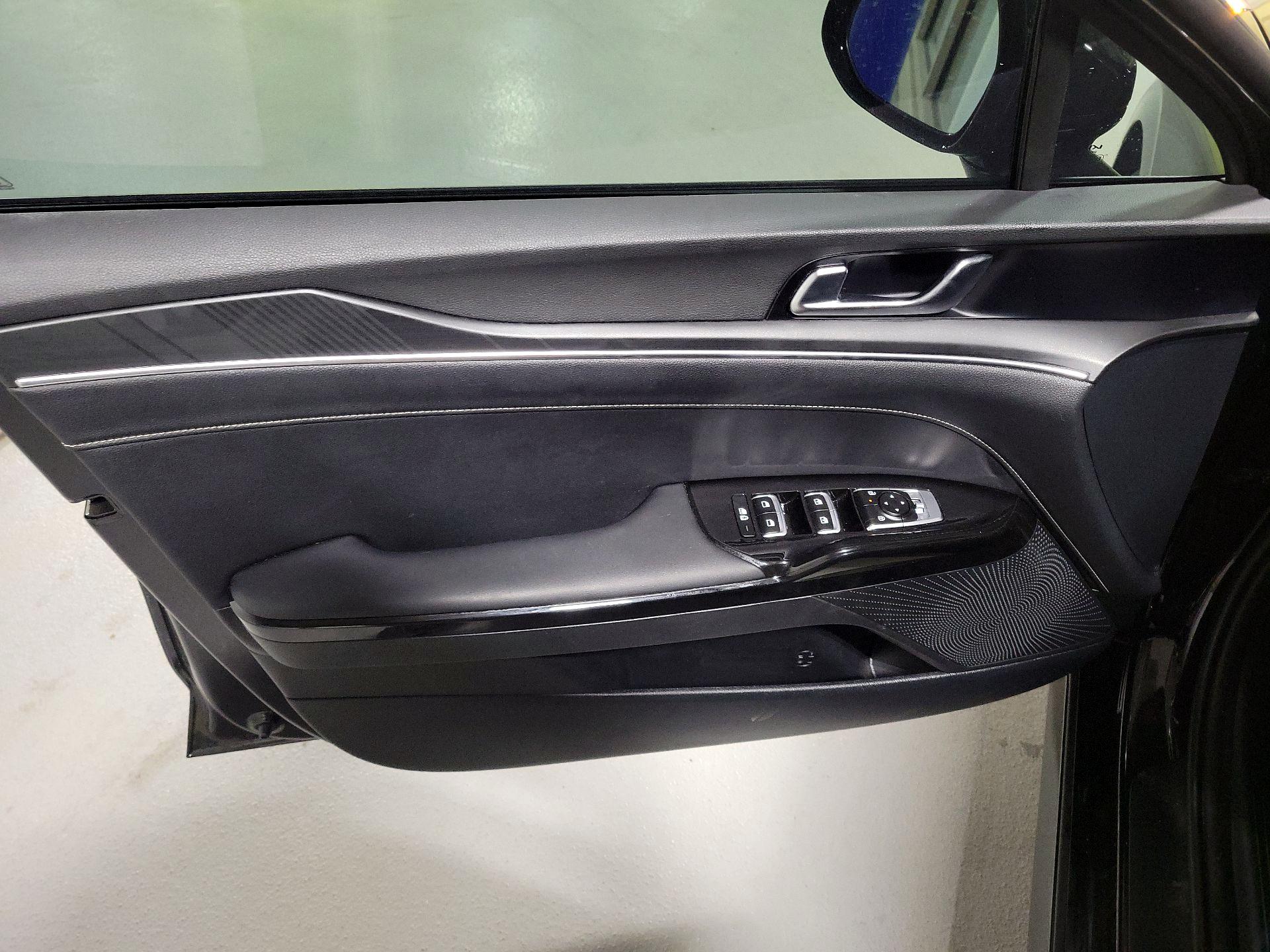 Thumbnail: 2025 Kia K5 - 10