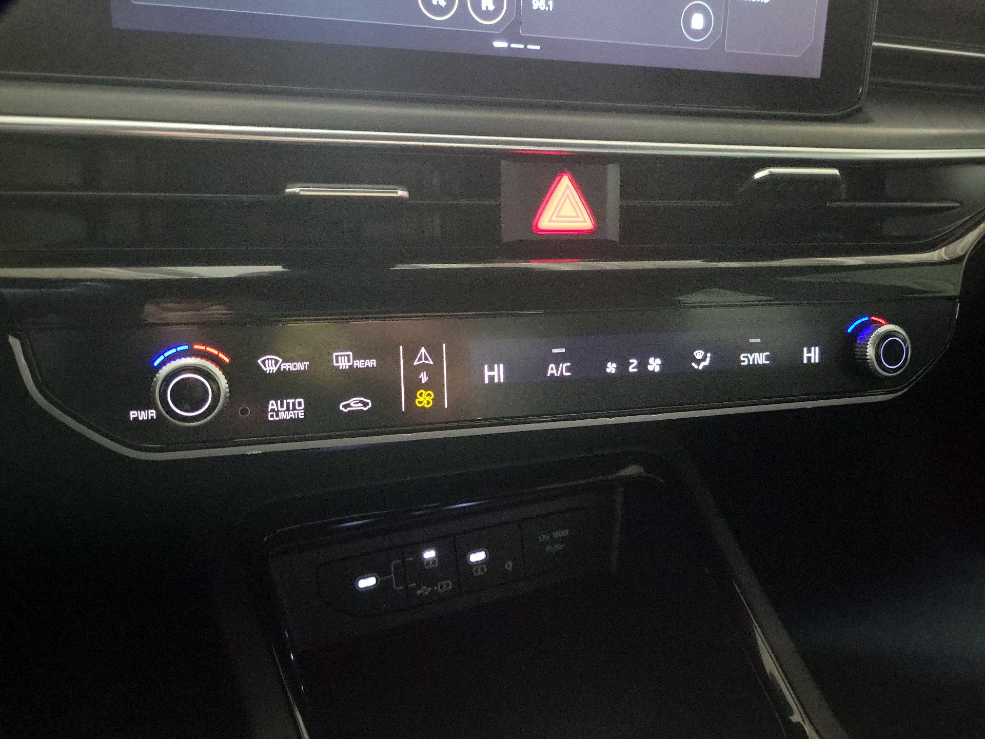 Thumbnail: 2025 Kia K5 - 15