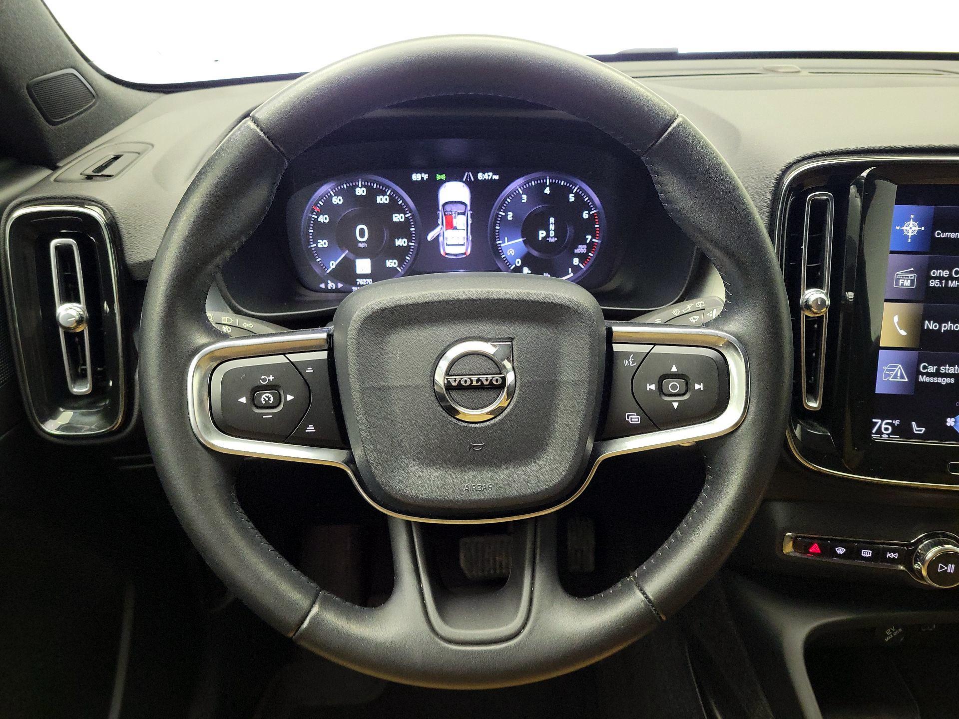 Thumbnail: 2020 Volvo XC40 - 10