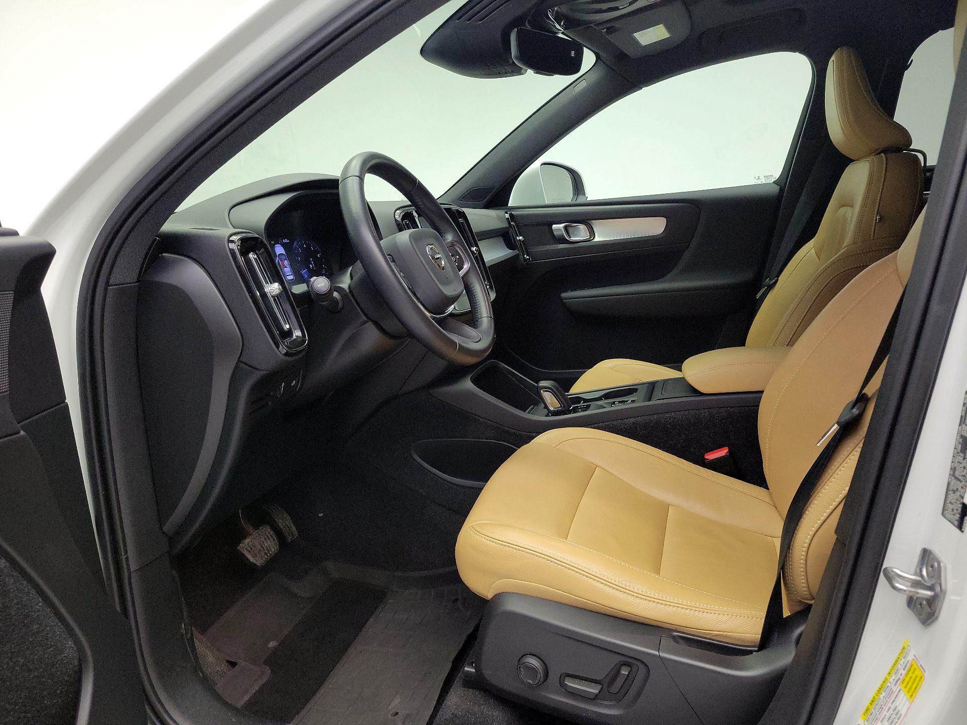 Thumbnail: 2020 Volvo XC40 - 11