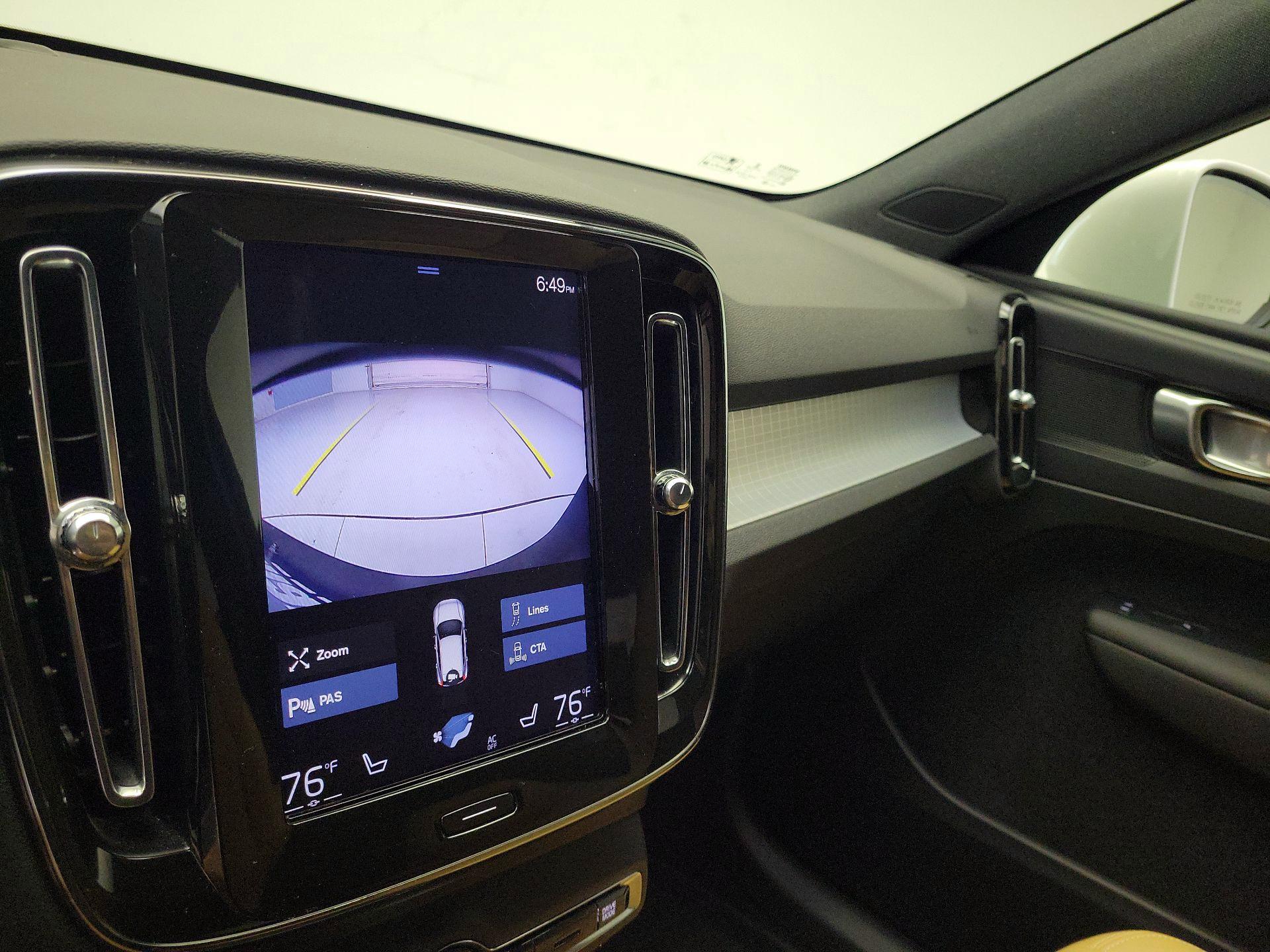 Thumbnail: 2020 Volvo XC40 - 14