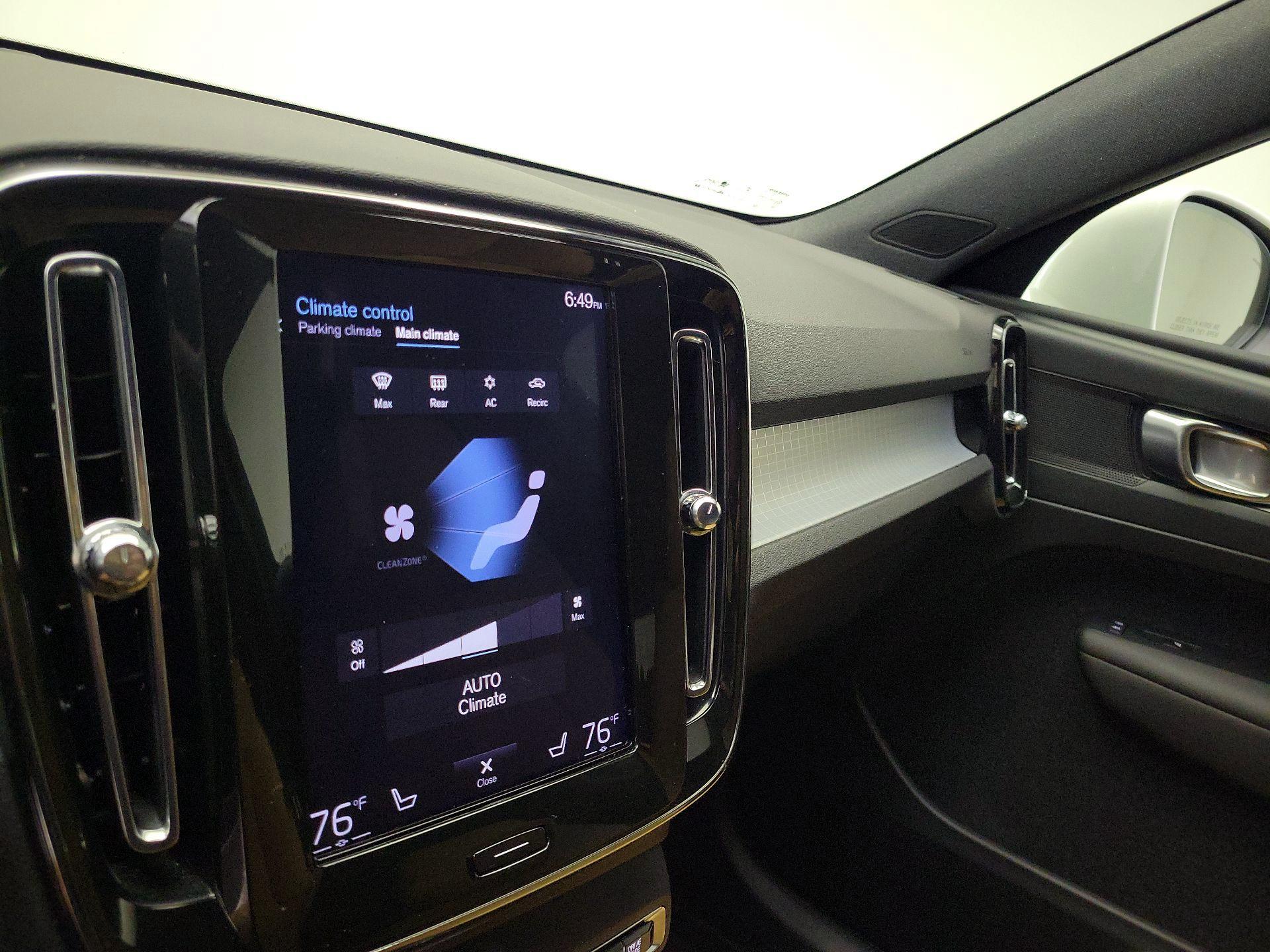 Thumbnail: 2020 Volvo XC40 - 16