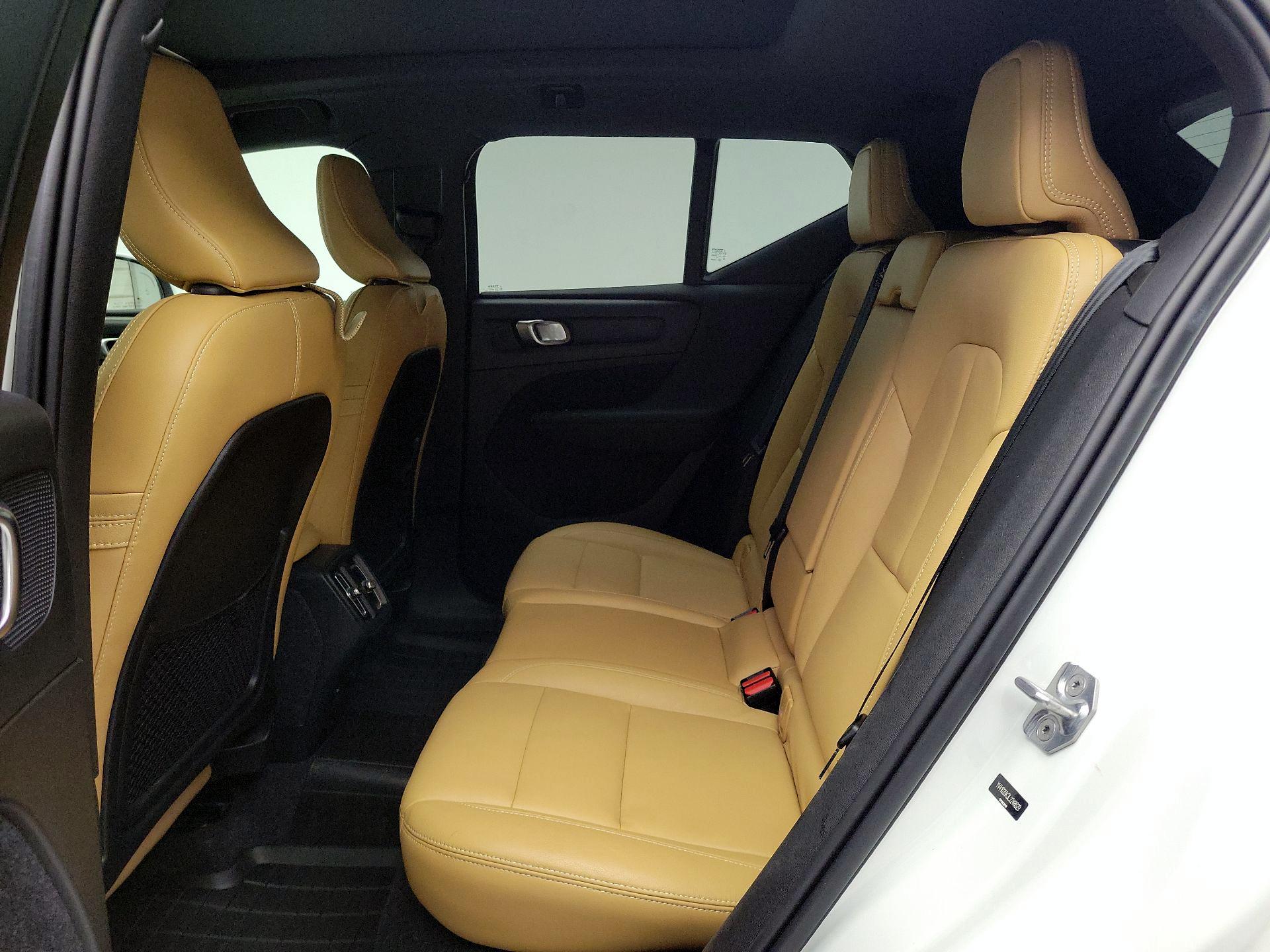 Thumbnail: 2020 Volvo XC40 - 20