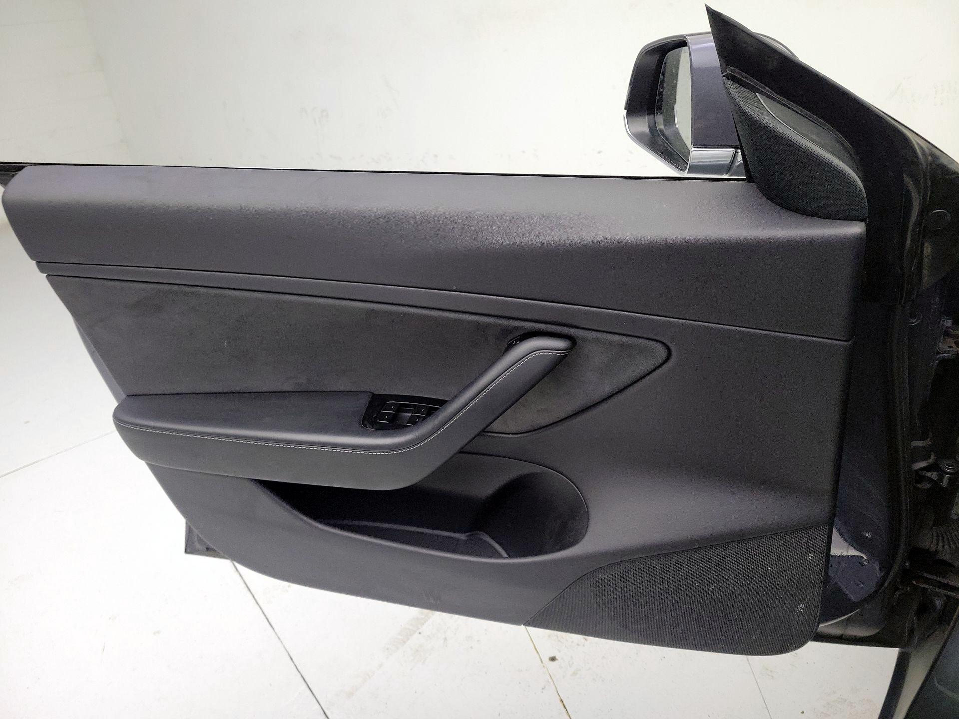 Thumbnail: 2019 Tesla Model 3 - 12