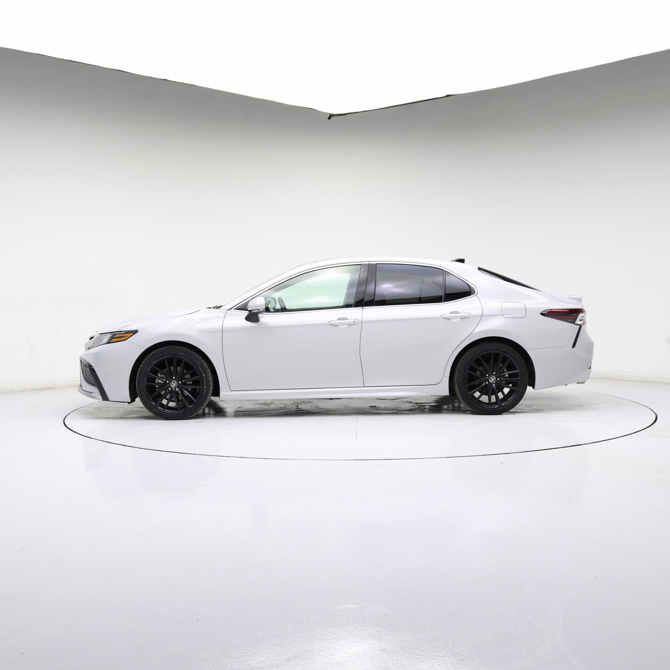 Thumbnail: 2023 Toyota Camry - 3