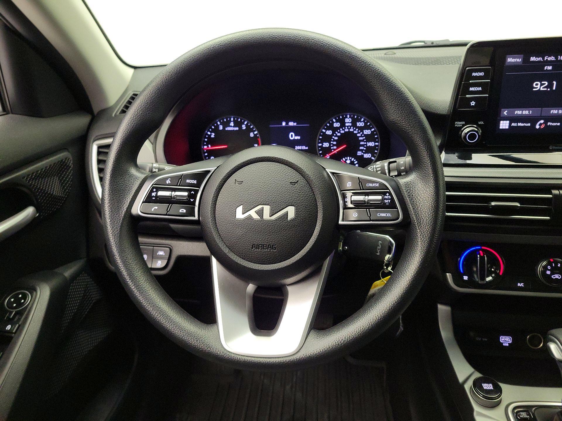 Thumbnail: 2023 Kia Seltos - 10