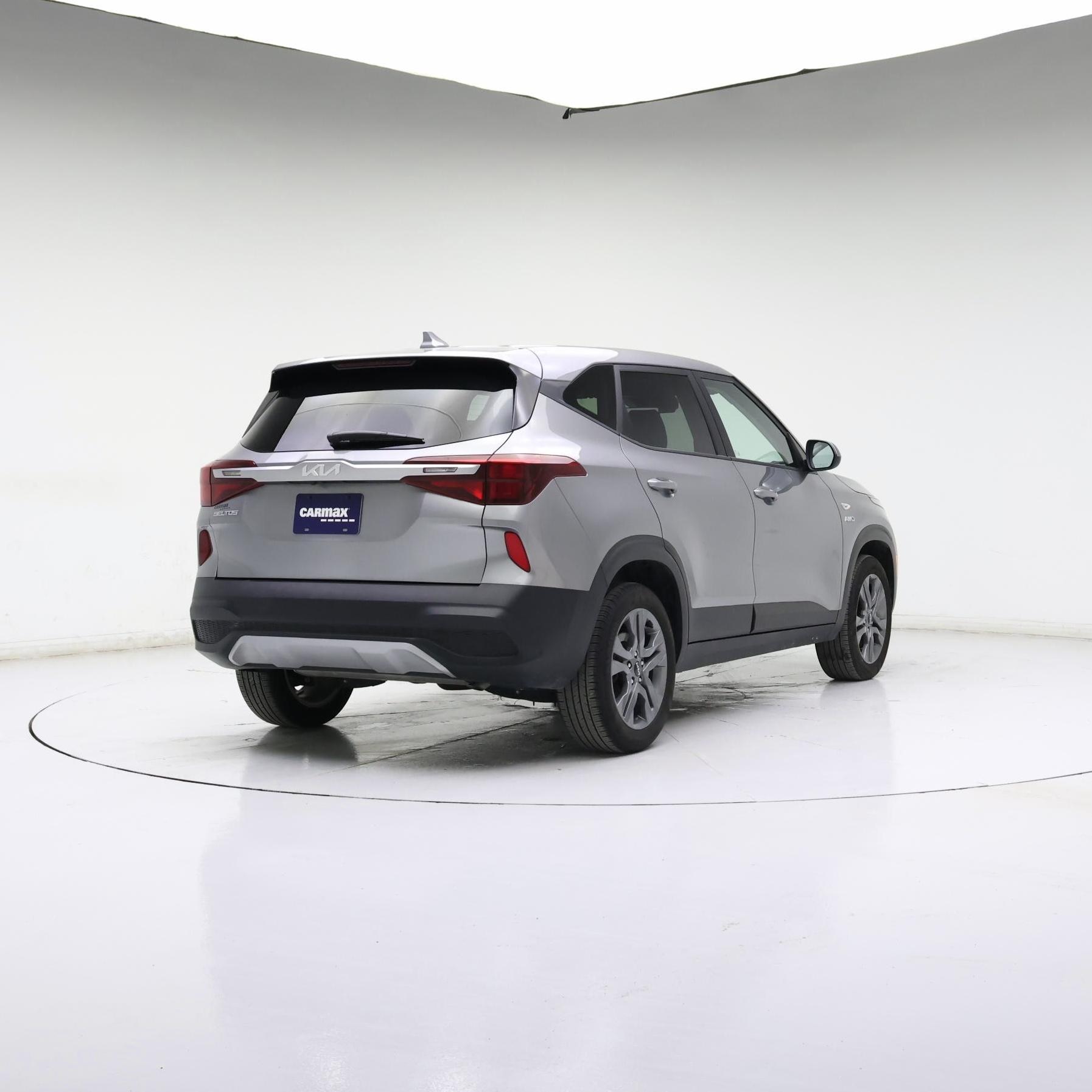 Thumbnail: 2023 Kia Seltos - 4