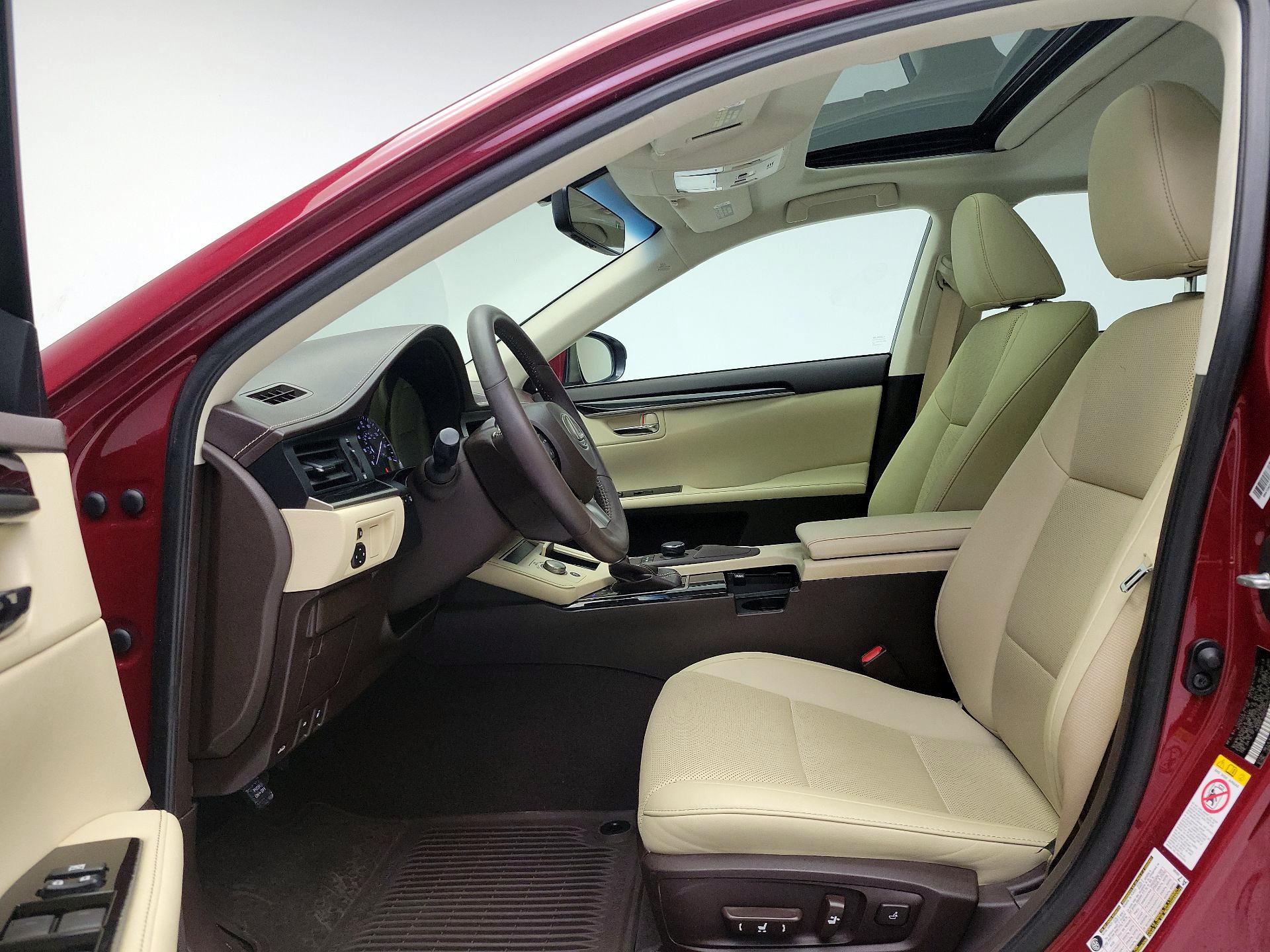 Thumbnail: 2016 Lexus ES - 11