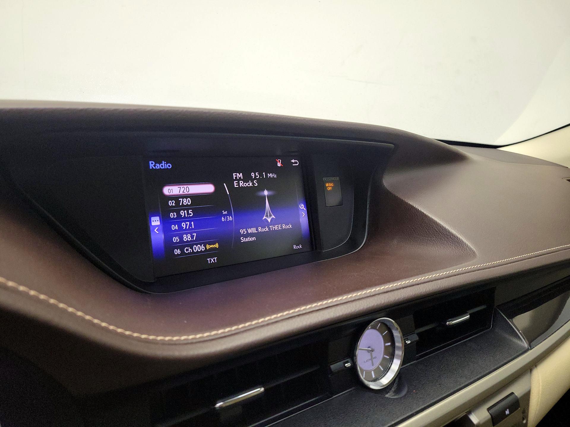 Thumbnail: 2016 Lexus ES - 15