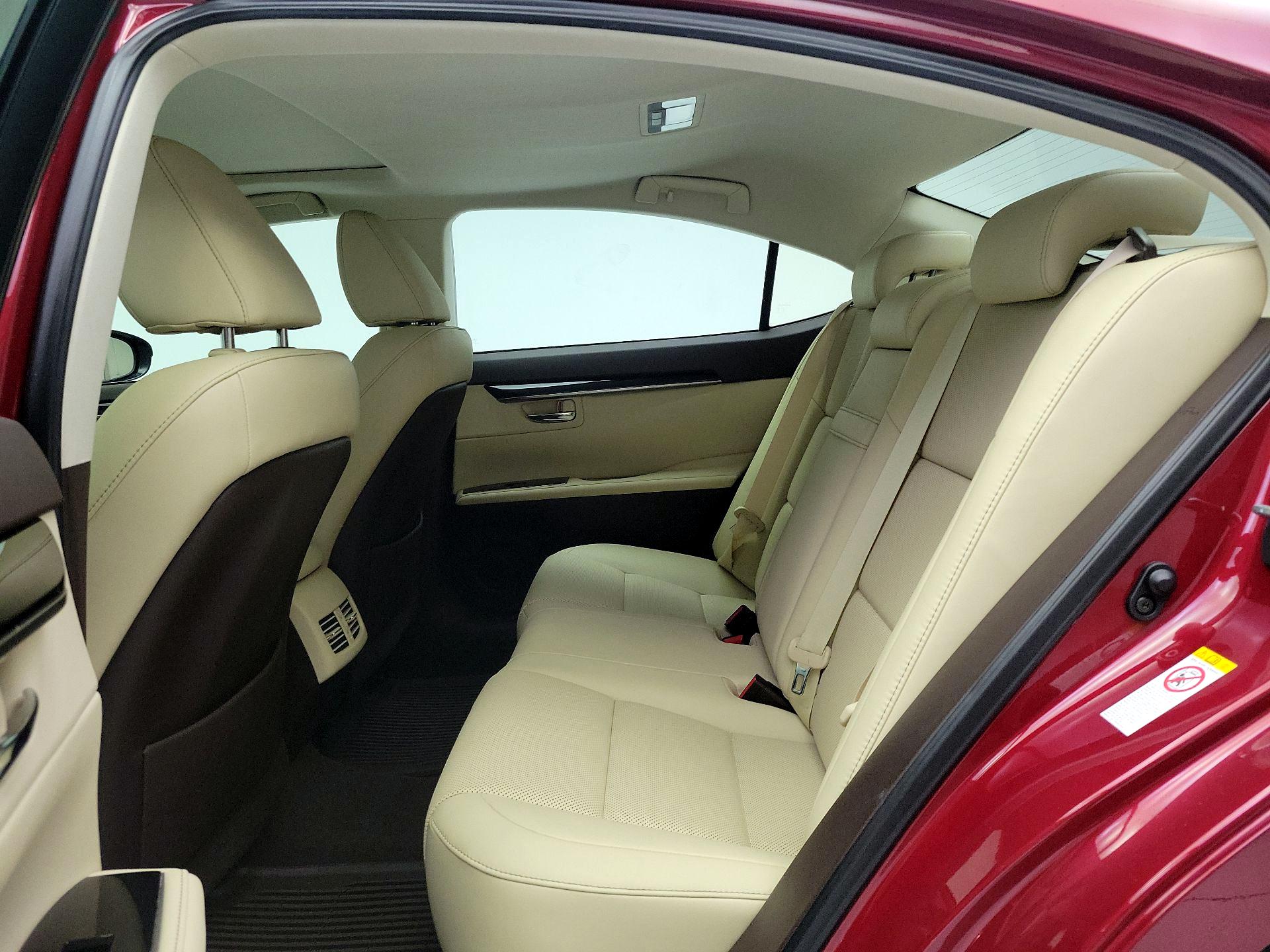 Thumbnail: 2016 Lexus ES - 20