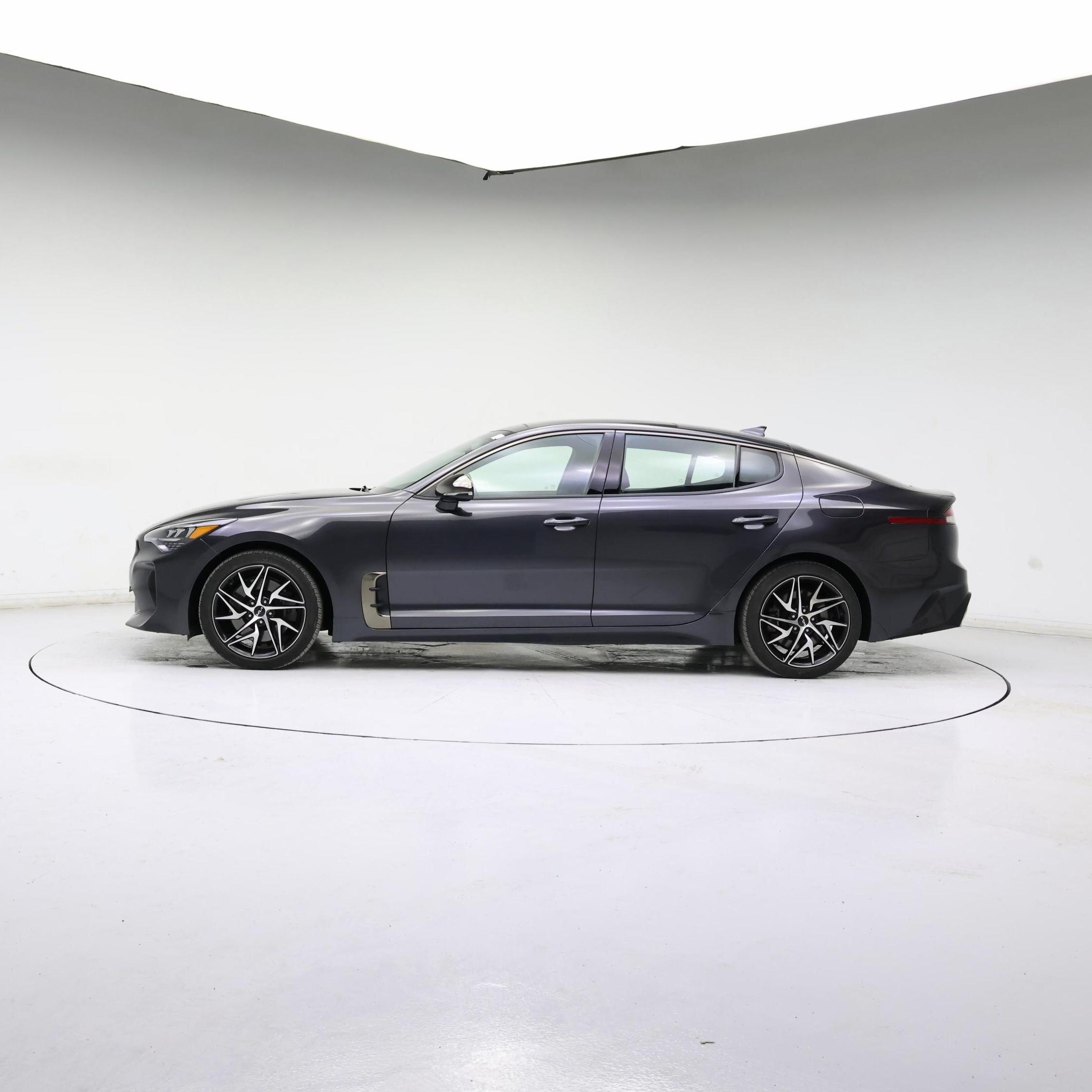 Thumbnail: 2023 Kia Stinger - 3