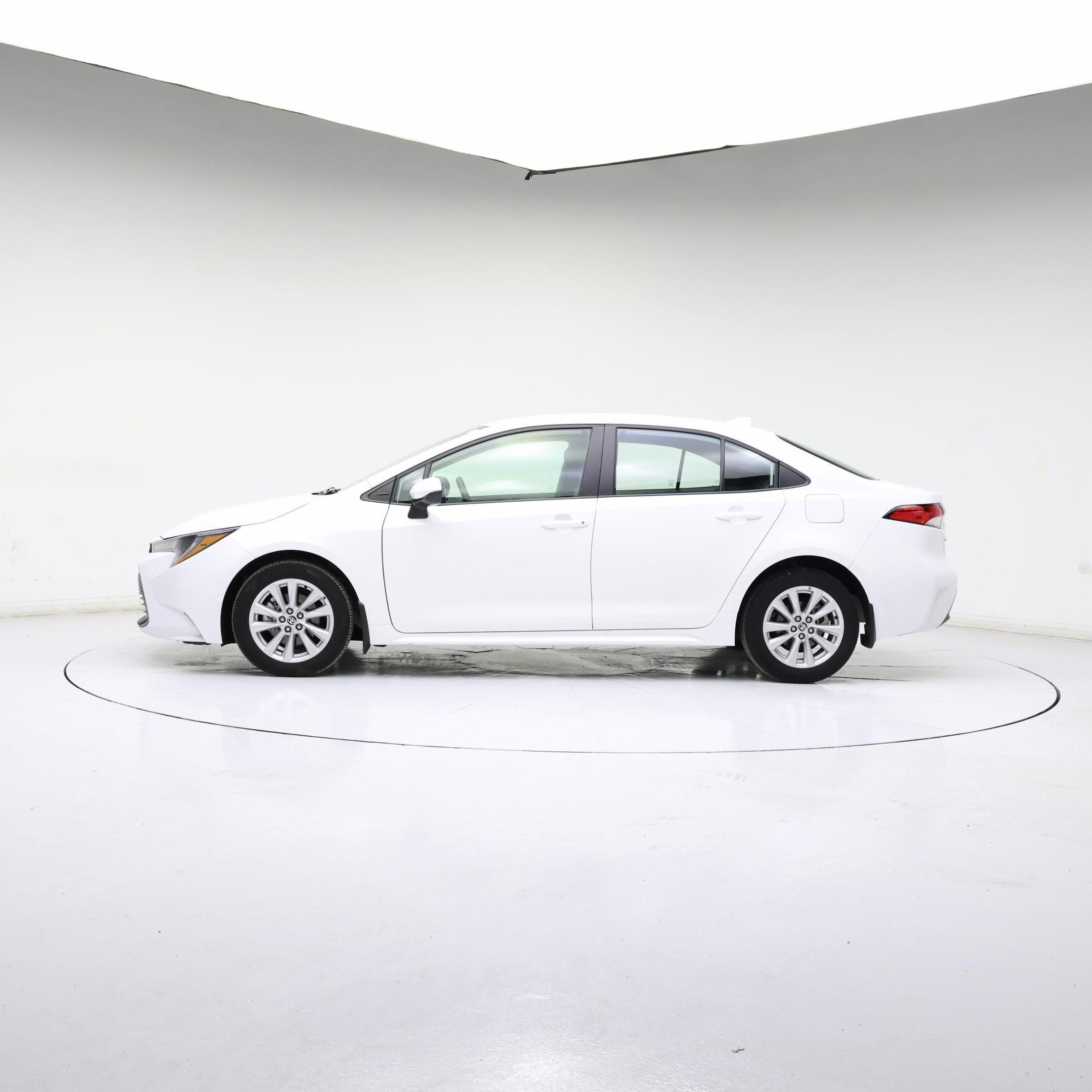 Thumbnail: 2024 Toyota Corolla - 3