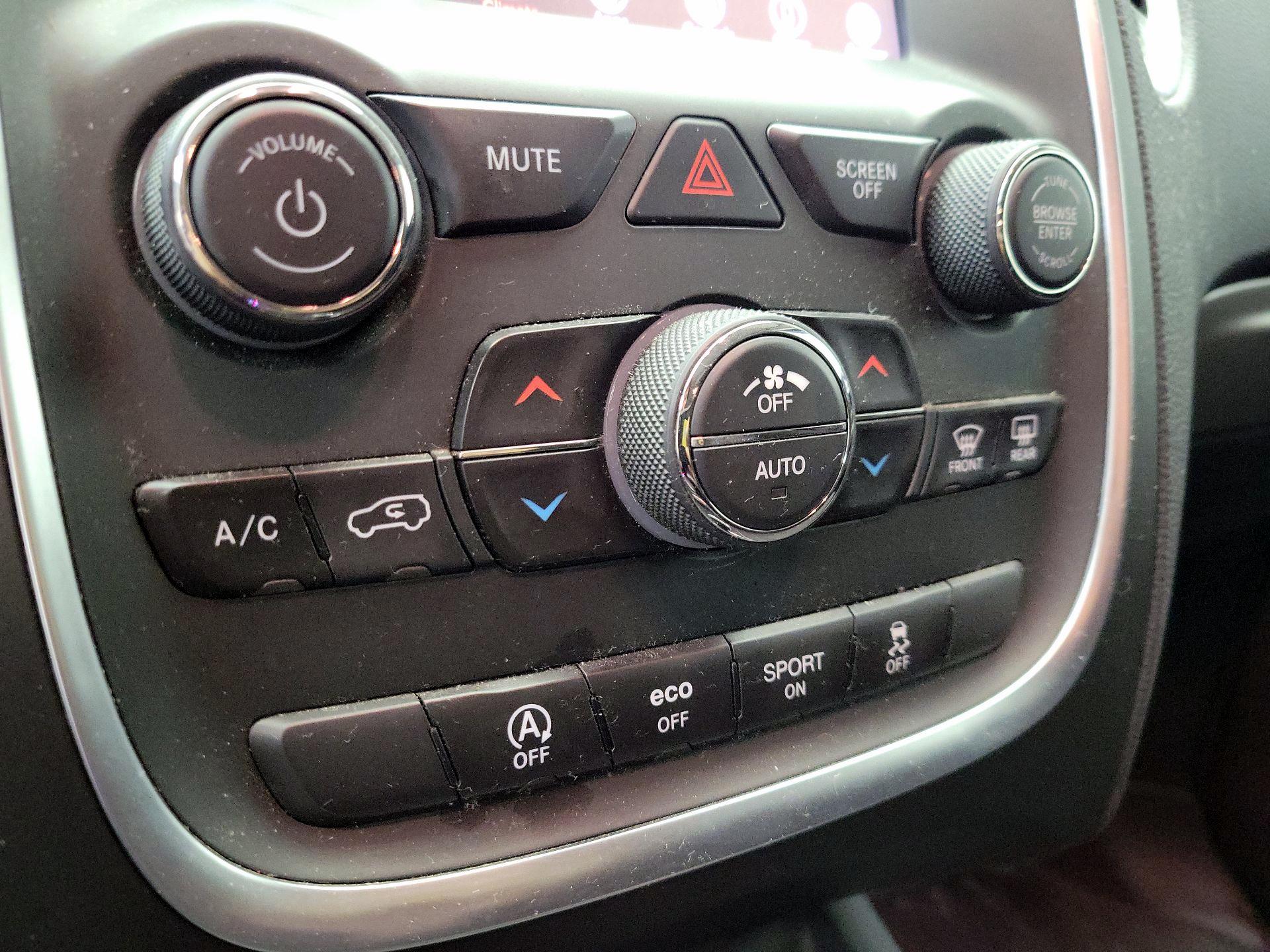 Thumbnail: 2019 Dodge Durango - 16