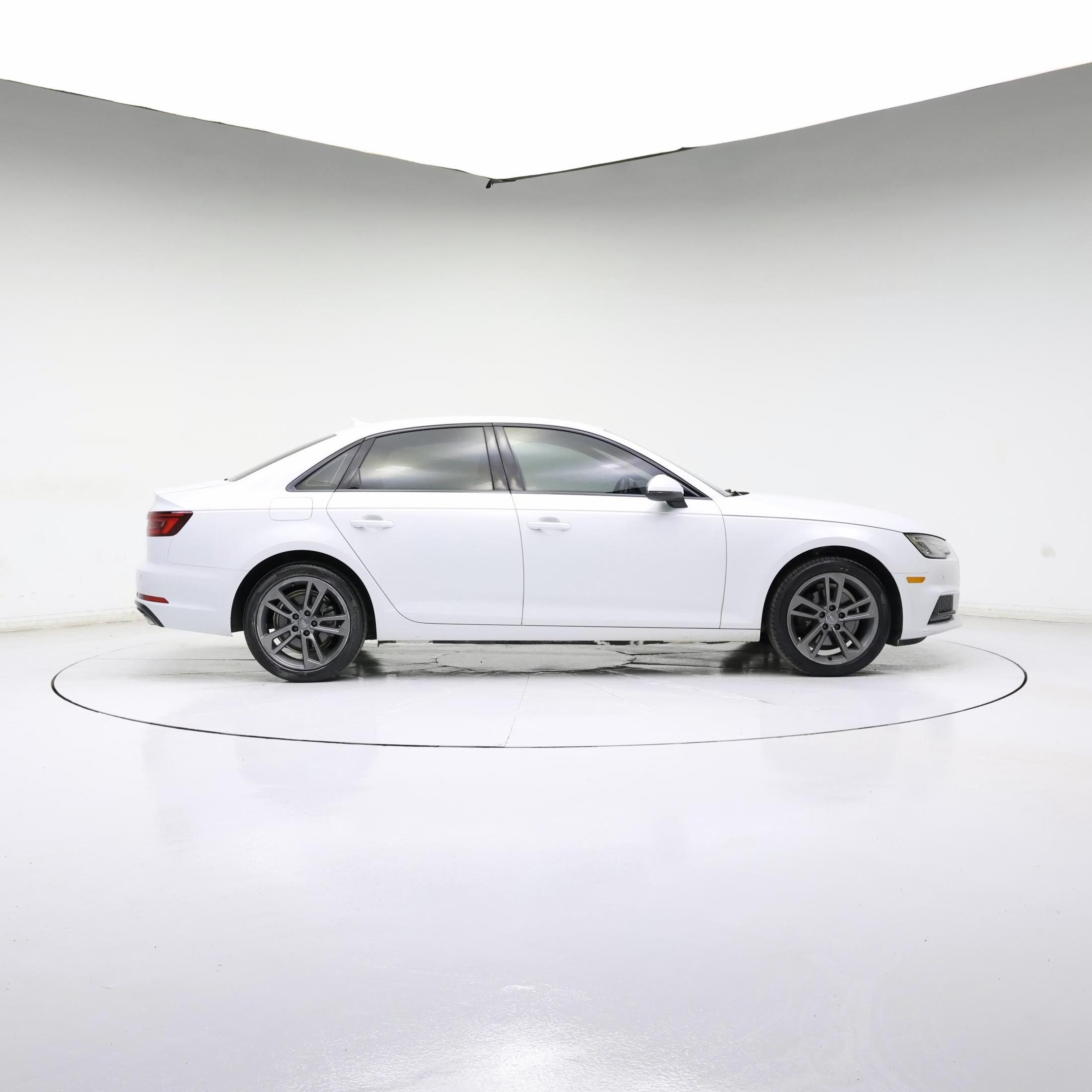 Thumbnail: 2019 Audi A4 - 3