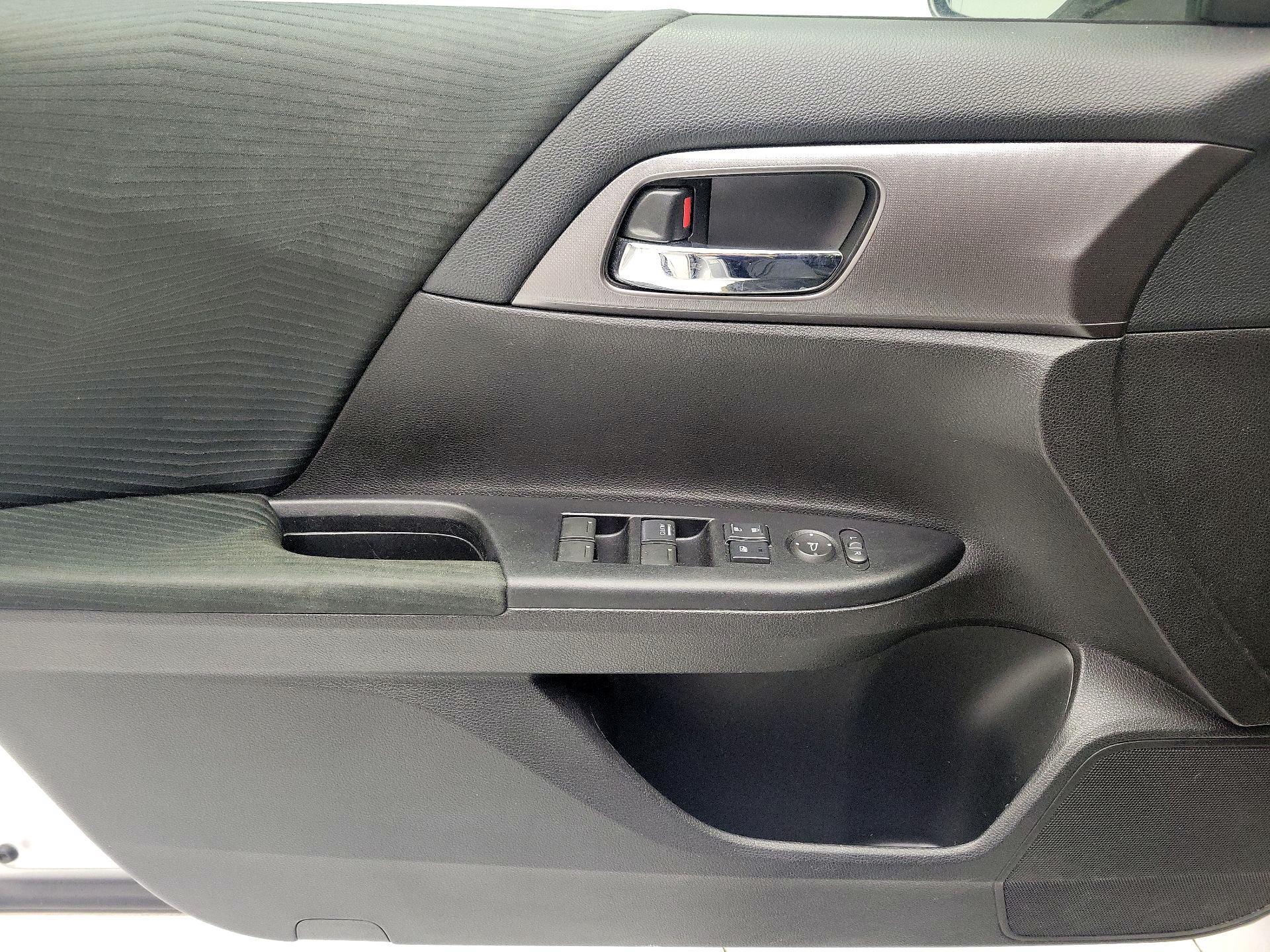 Thumbnail: 2015 Honda Accord - 12