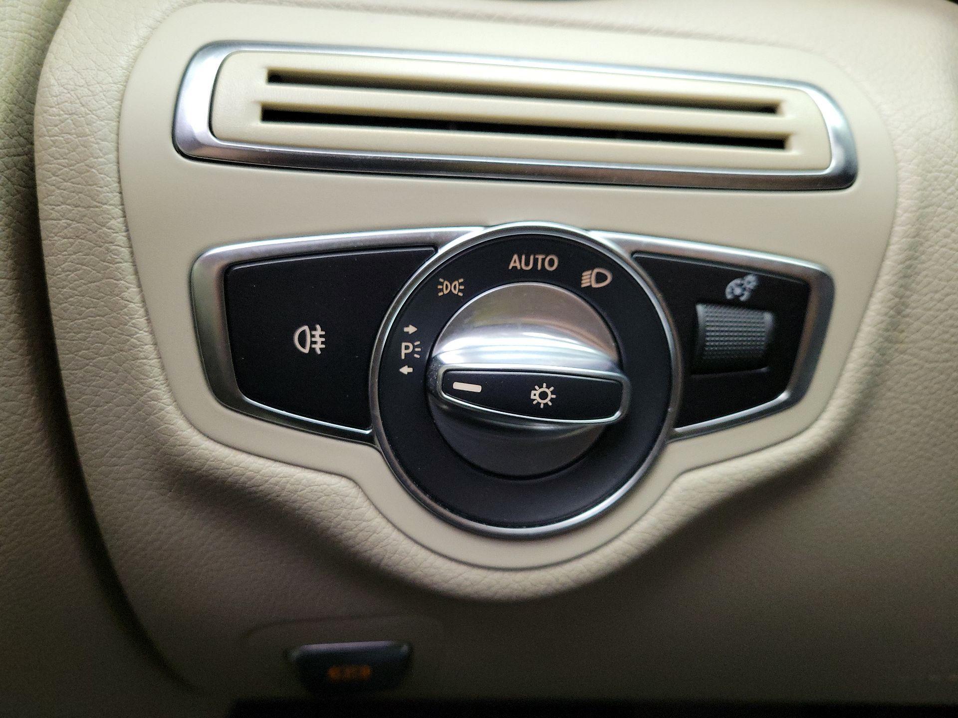 Thumbnail: 2020 Mercedes-Benz C-Class - 13