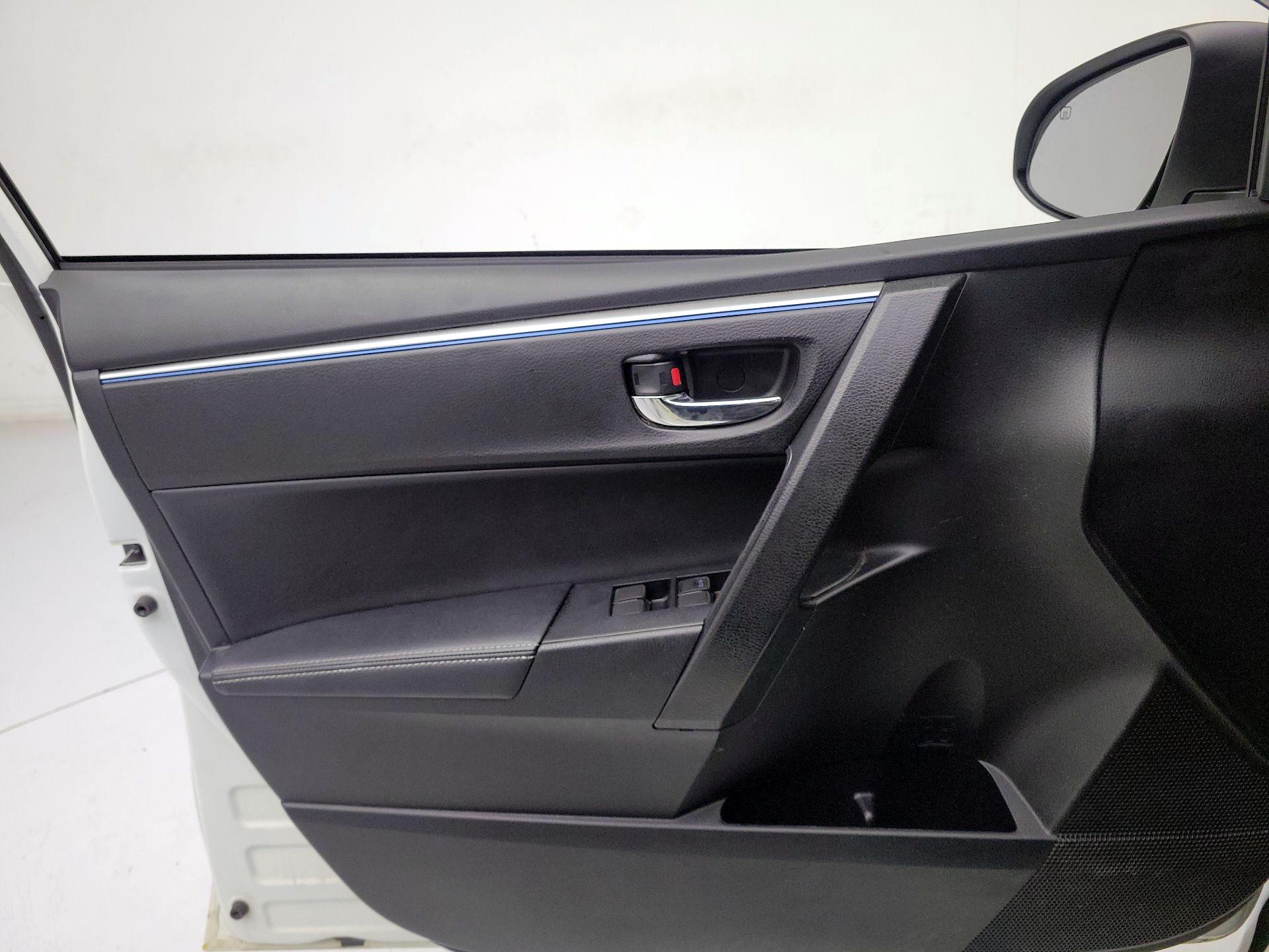 Thumbnail: 2016 Toyota Corolla - 12