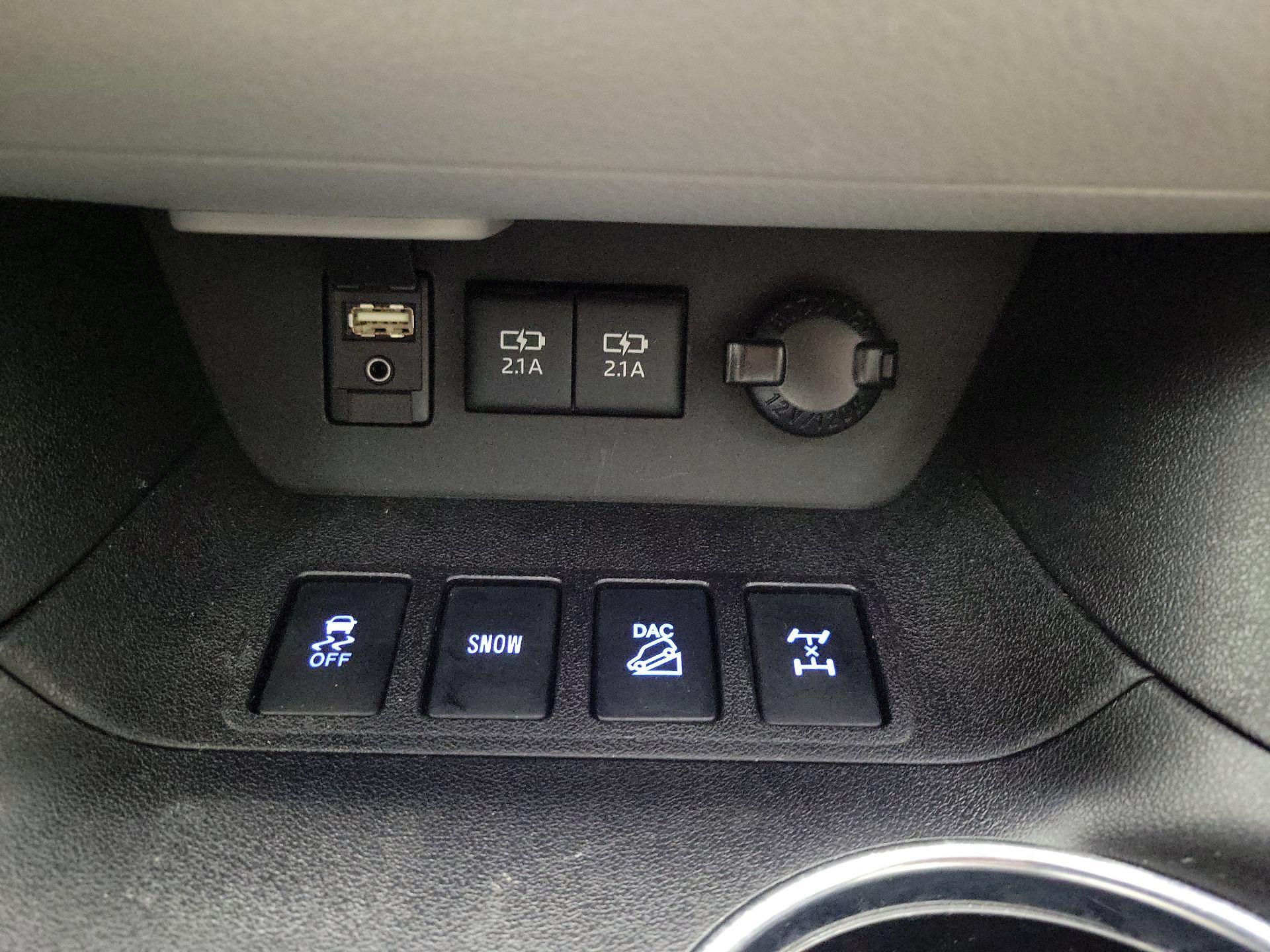 Thumbnail: 2018 Toyota Highlander - 19