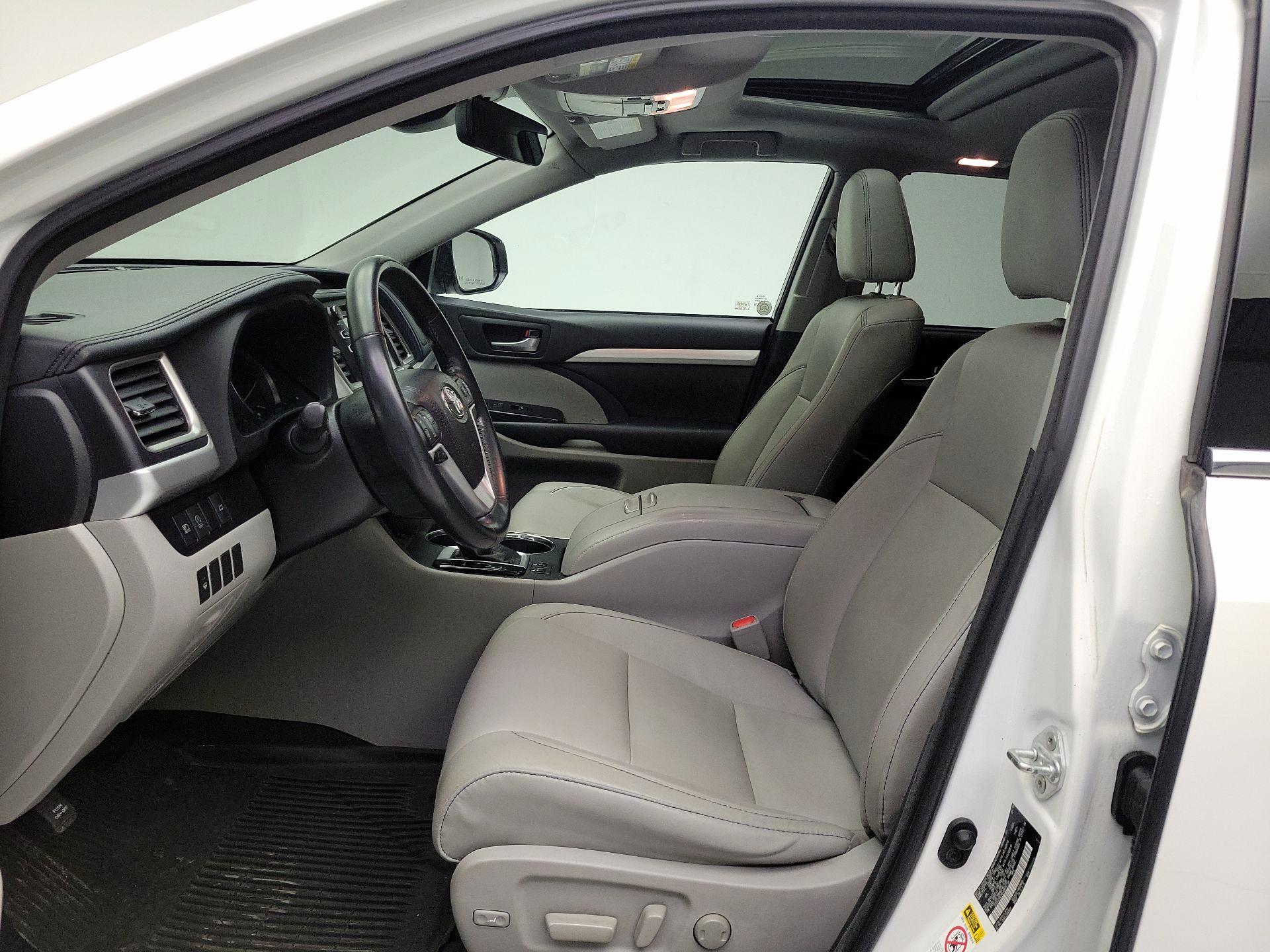 Thumbnail: 2018 Toyota Highlander - 20