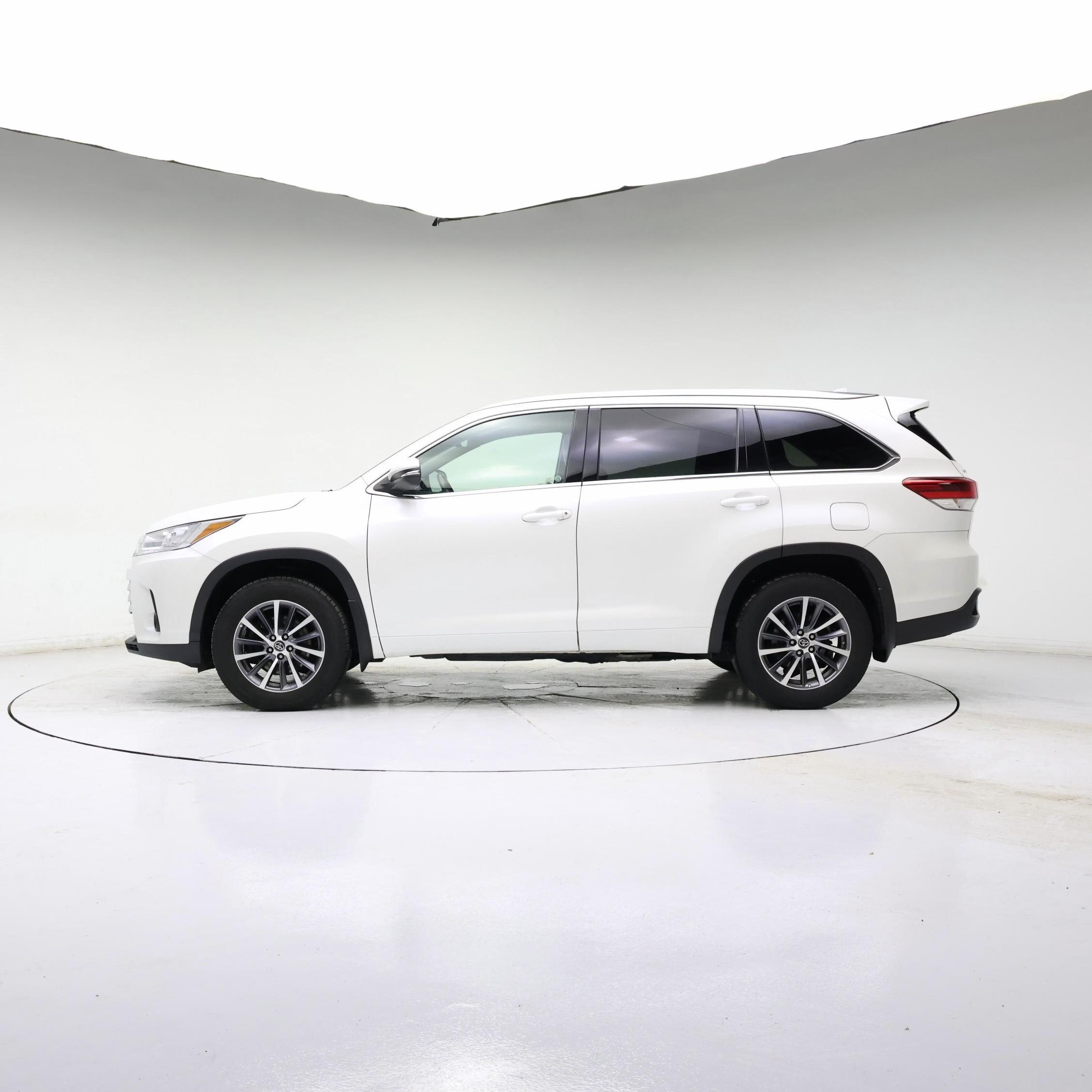 Thumbnail: 2018 Toyota Highlander - 3