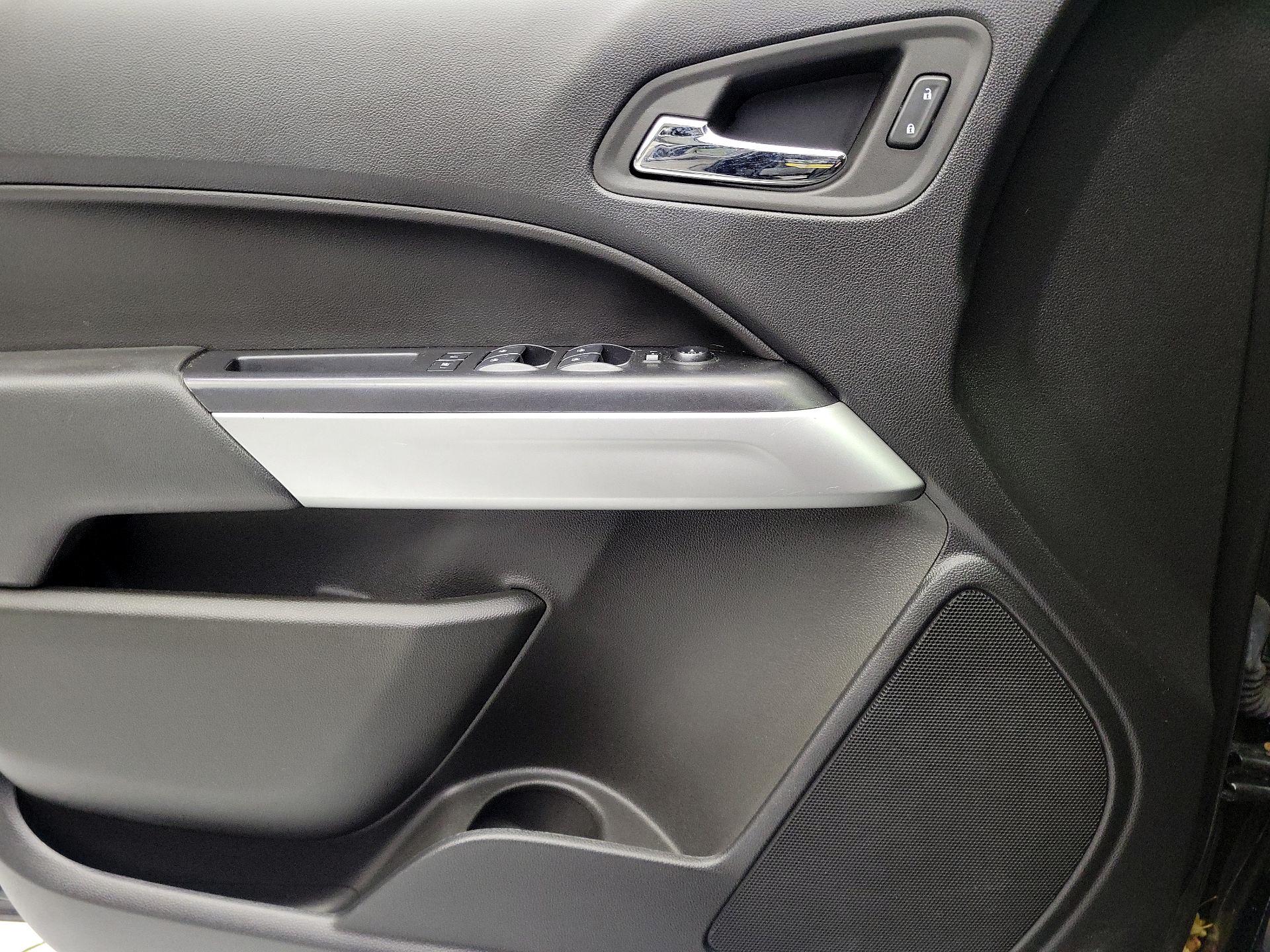 Thumbnail: 2022 Chevrolet Colorado - 12