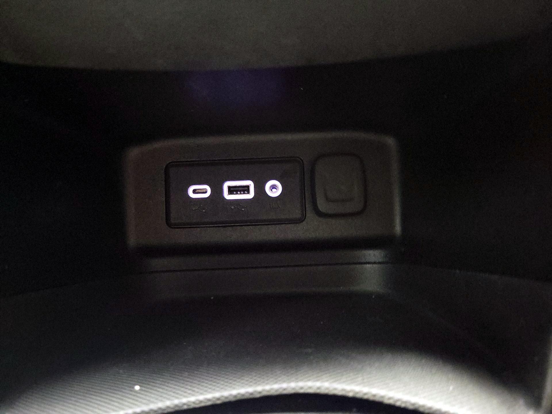 Thumbnail: 2021 Chevrolet Equinox - 18