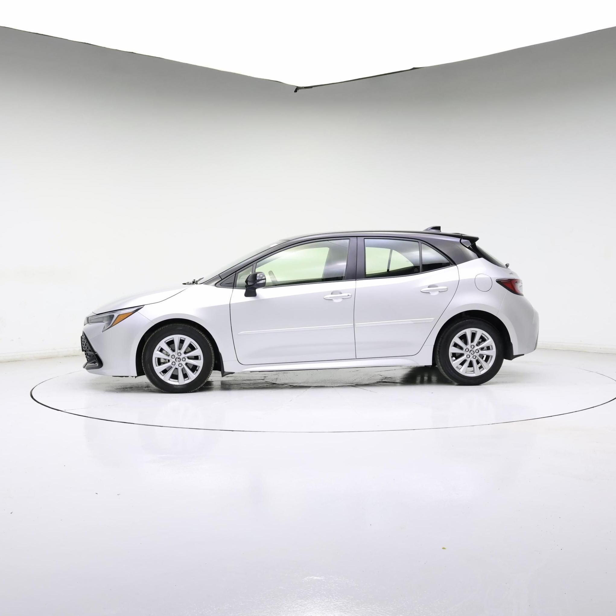 Thumbnail: 2023 Toyota Corolla - 3