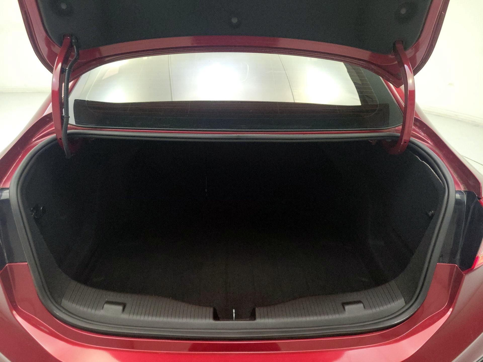 Thumbnail: 2019 Chevrolet Cruze - 20