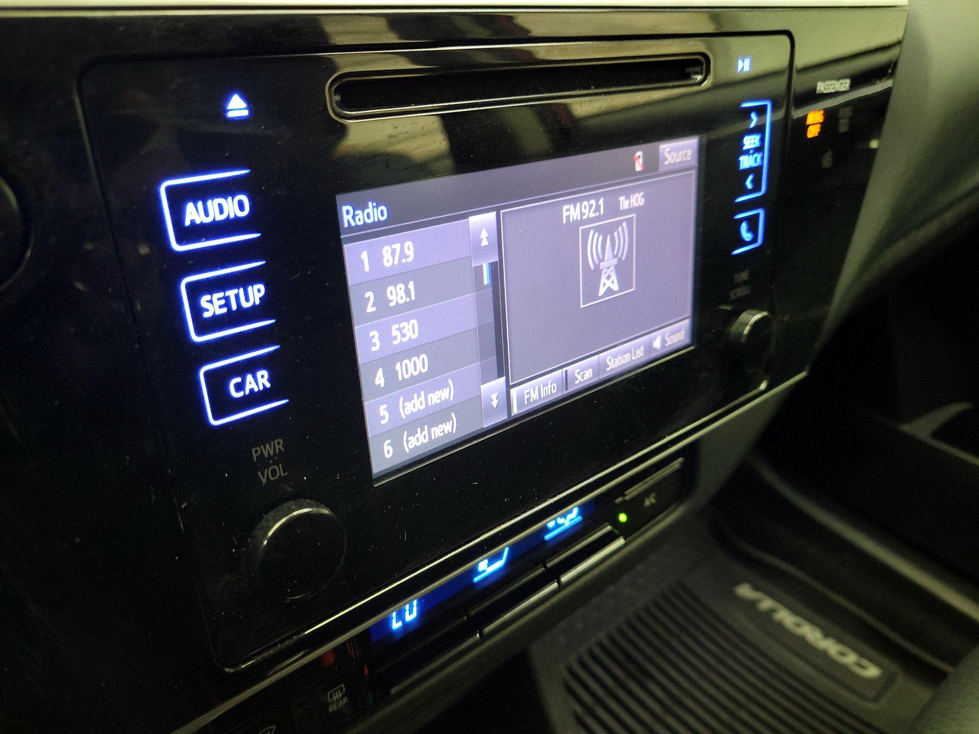 Thumbnail: 2017 Toyota Corolla - 15