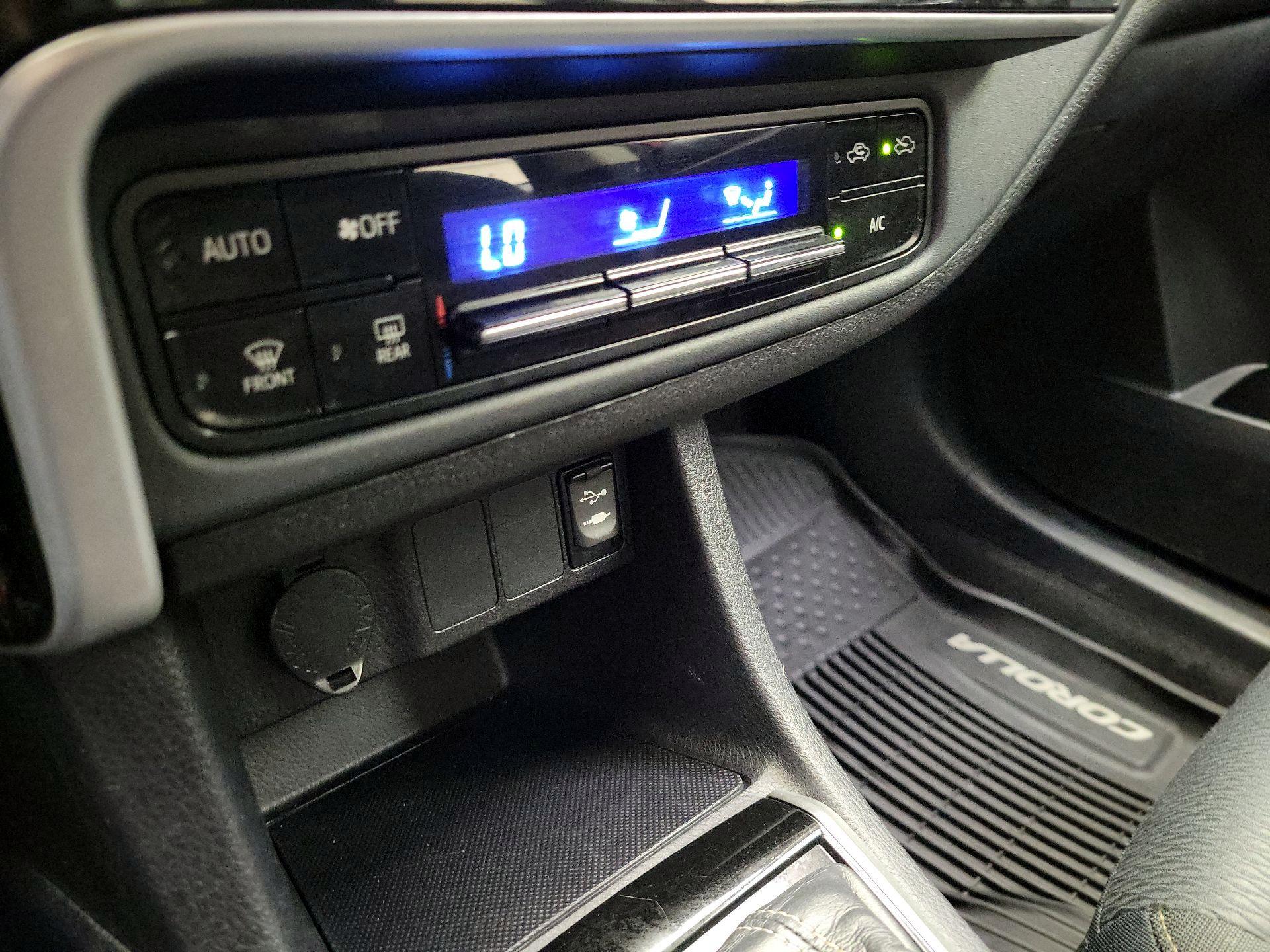 Thumbnail: 2017 Toyota Corolla - 16