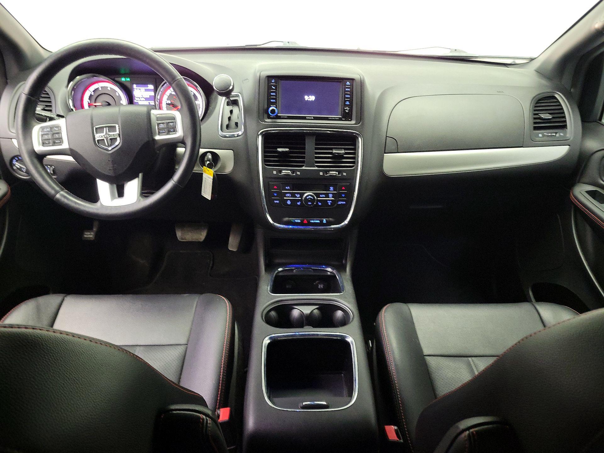 Thumbnail: 2016 Dodge Grand Caravan - 9