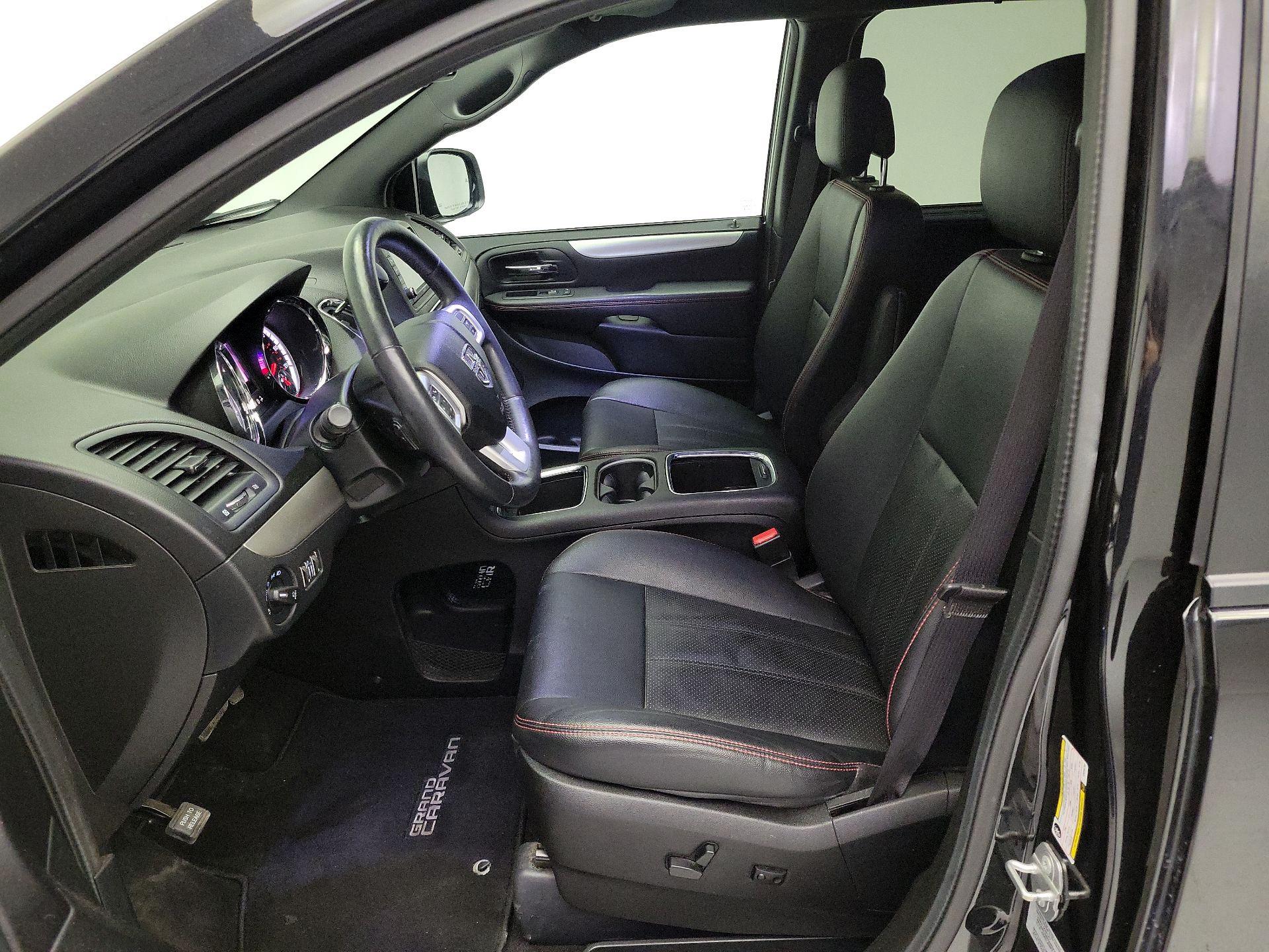 Thumbnail: 2016 Dodge Grand Caravan - 11