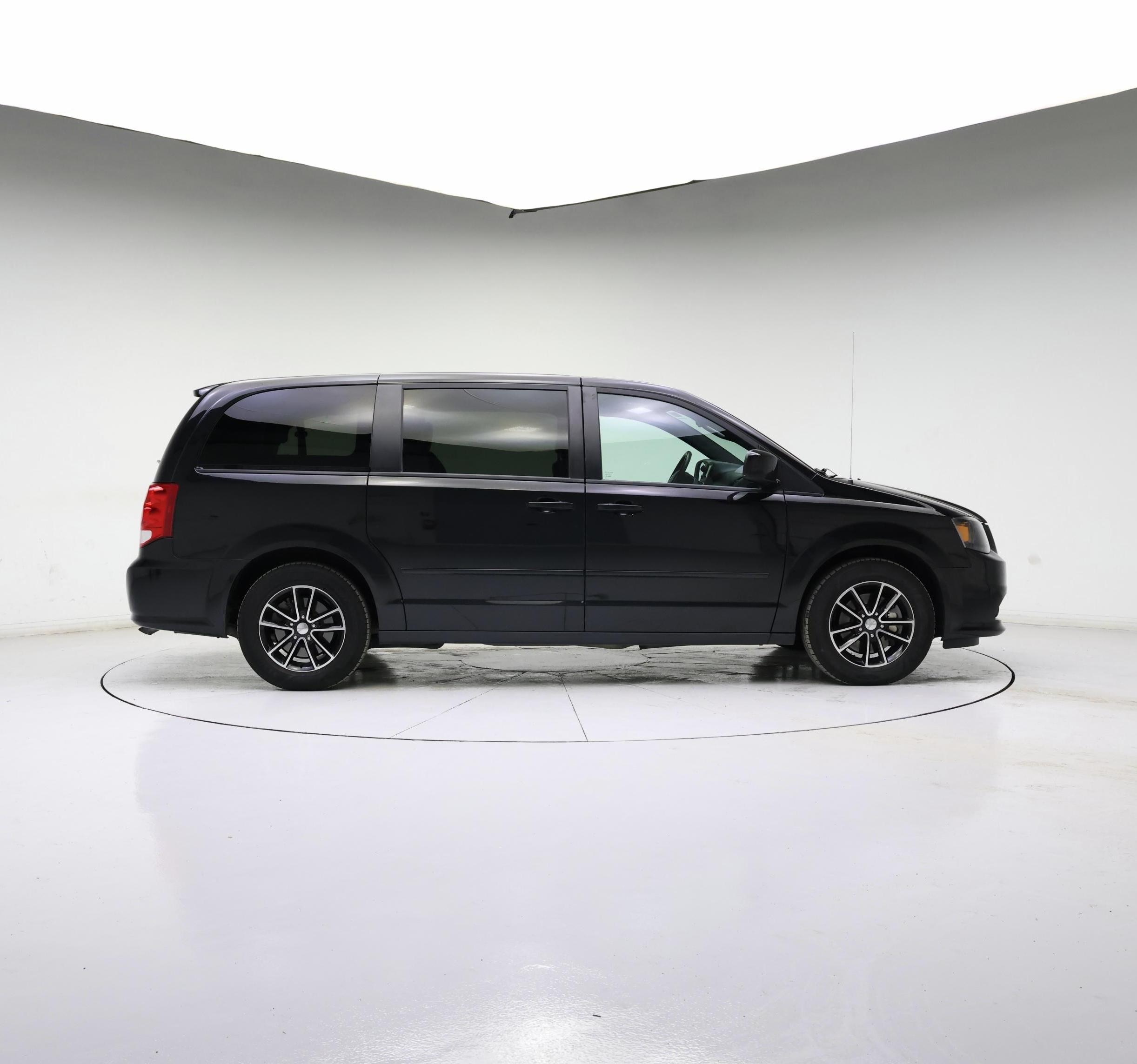 Thumbnail: 2016 Dodge Grand Caravan - 3