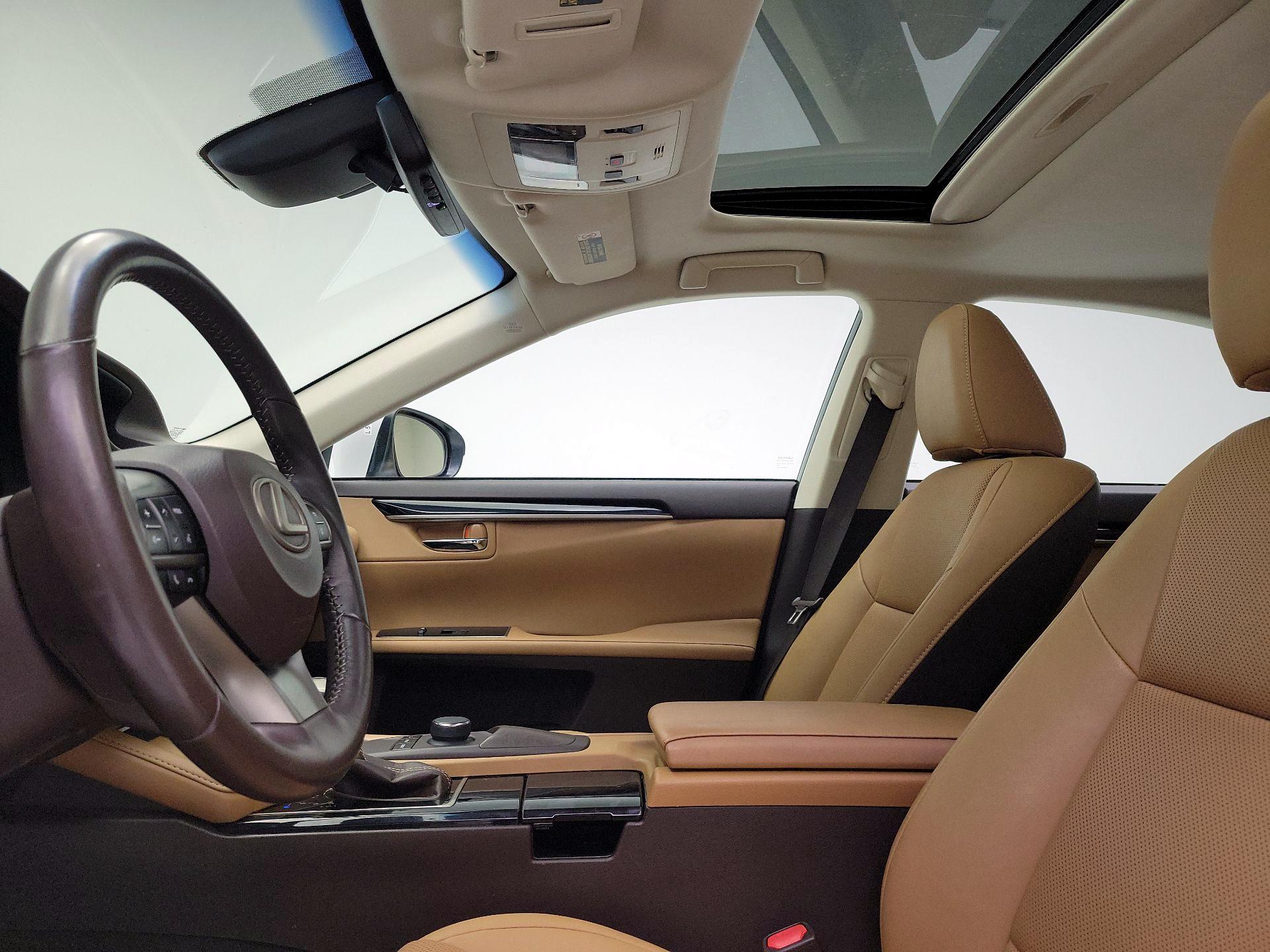 Thumbnail: 2018 Lexus ES - 17