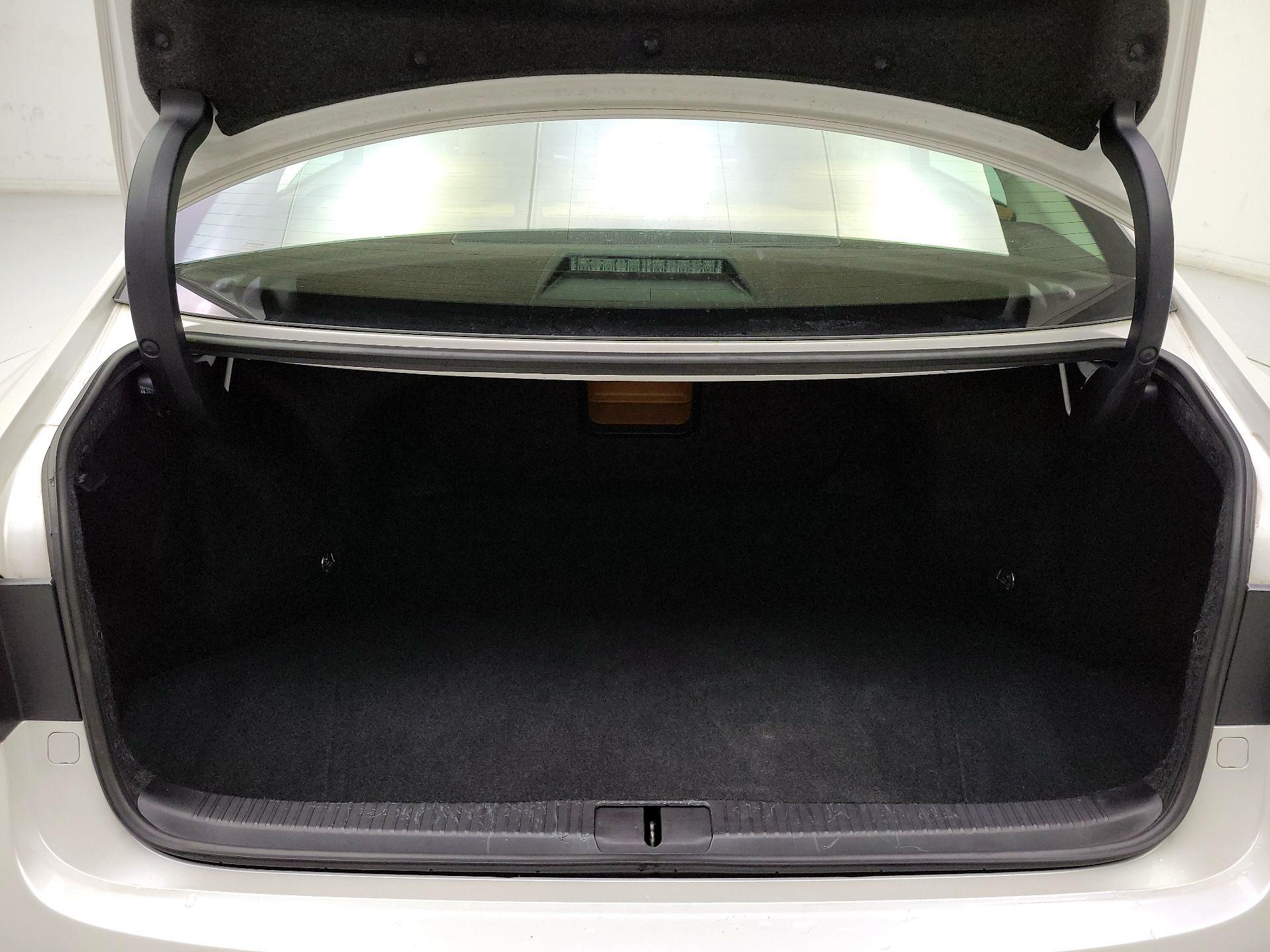 Thumbnail: 2018 Lexus ES - 19