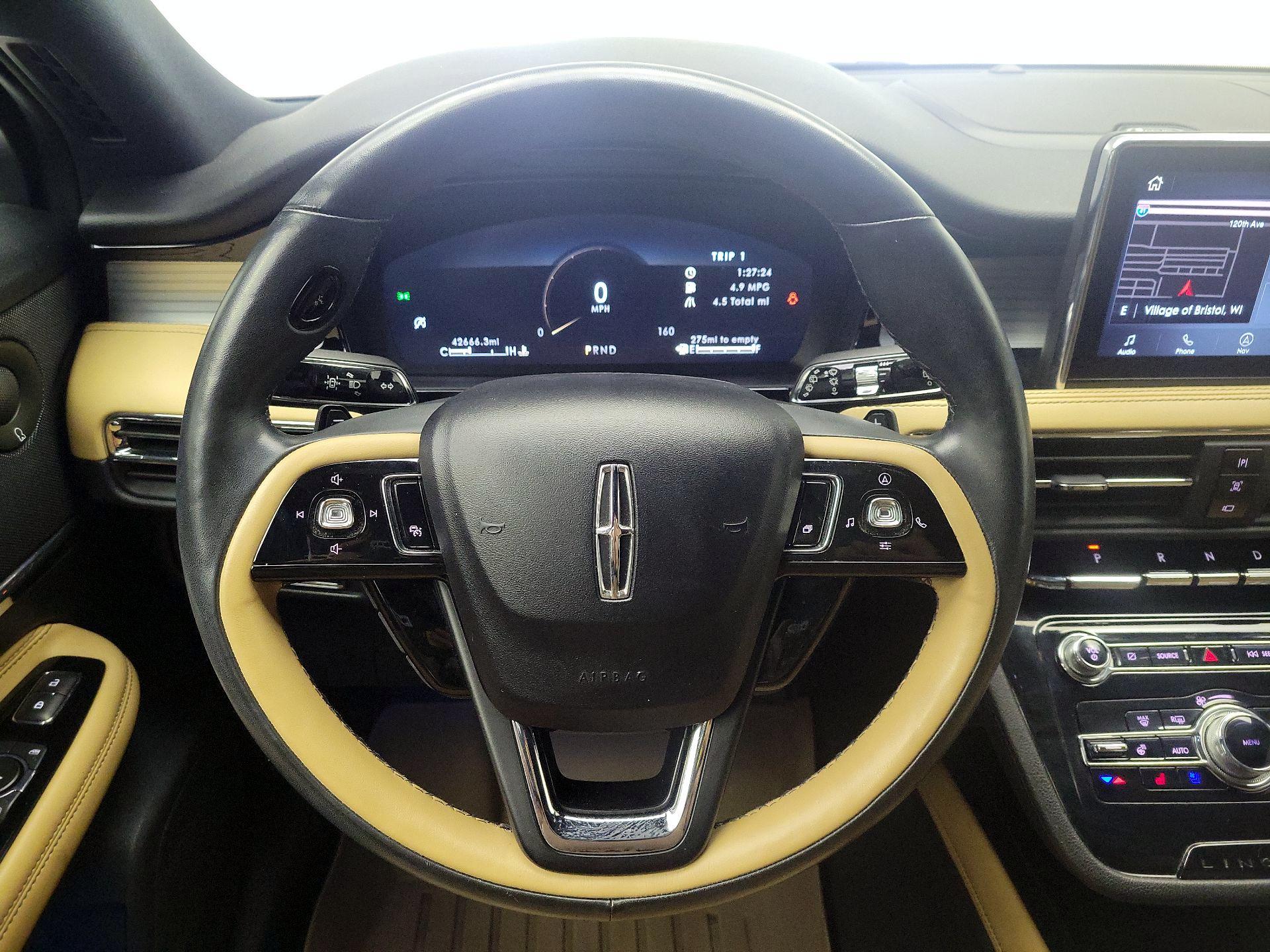 Thumbnail: 2022 Lincoln Corsair - 10